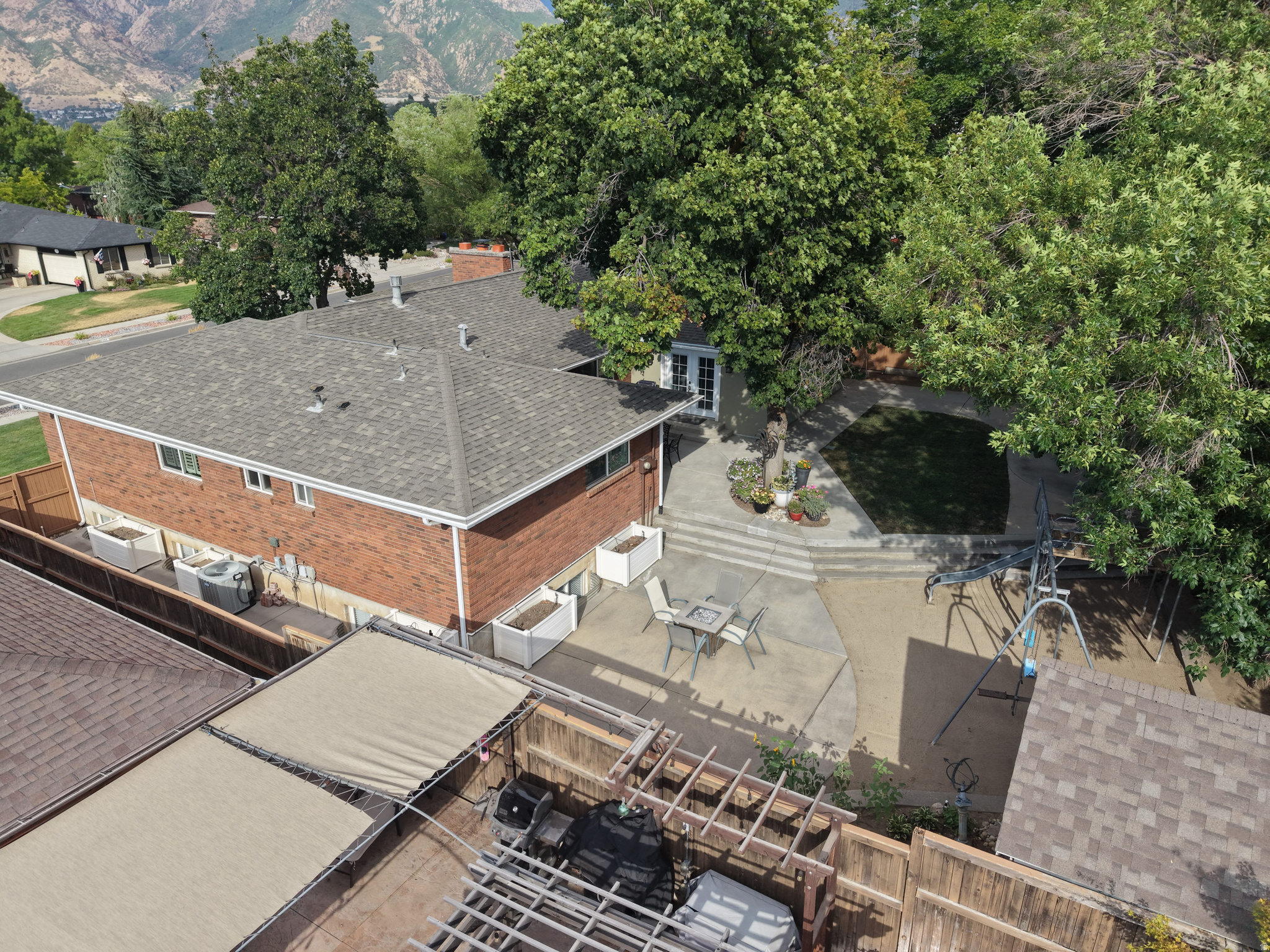 main property photo 50