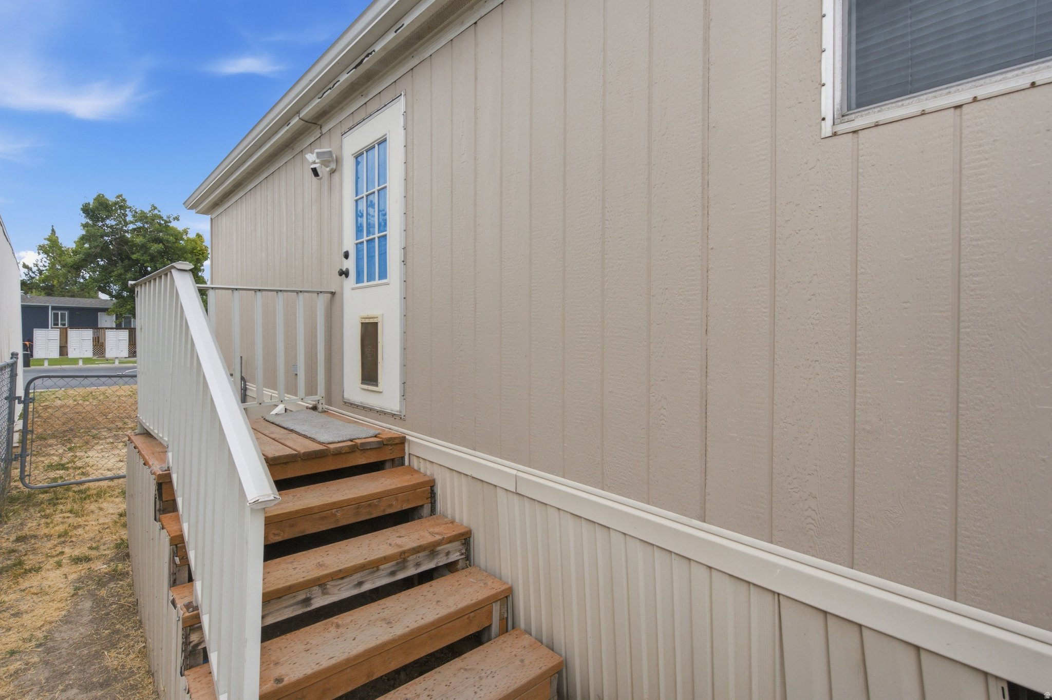 main property photo 50