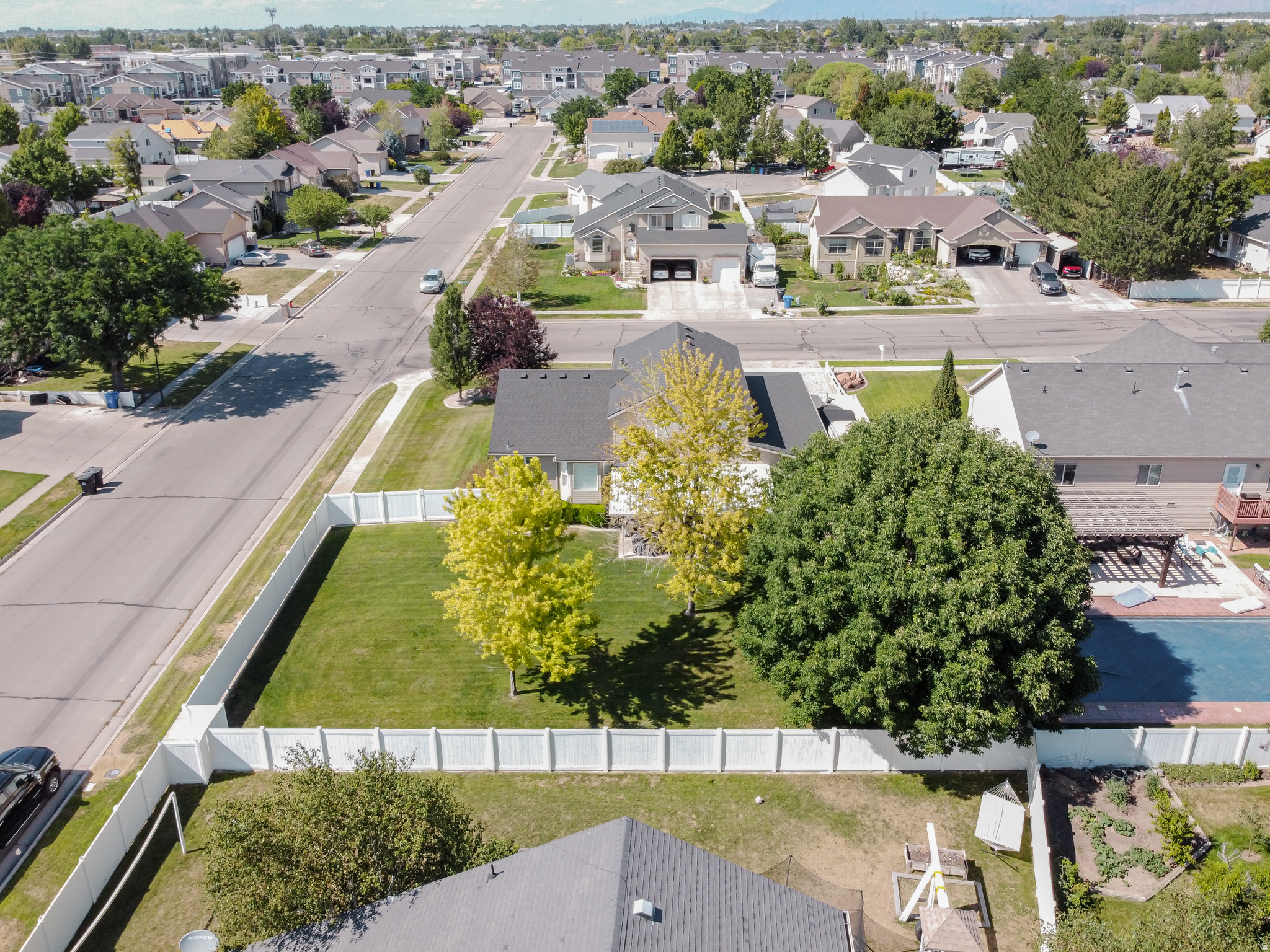 main property photo 33