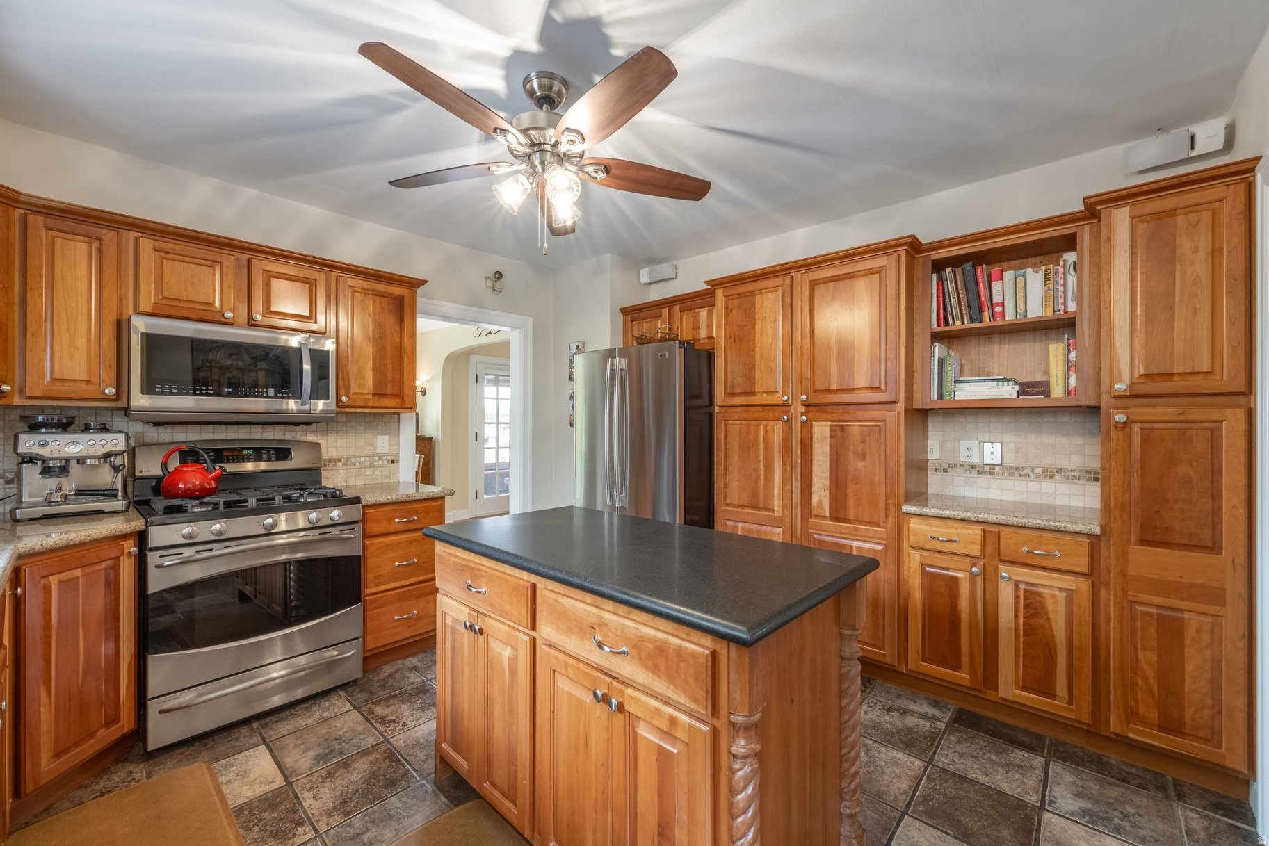 main property photo 14