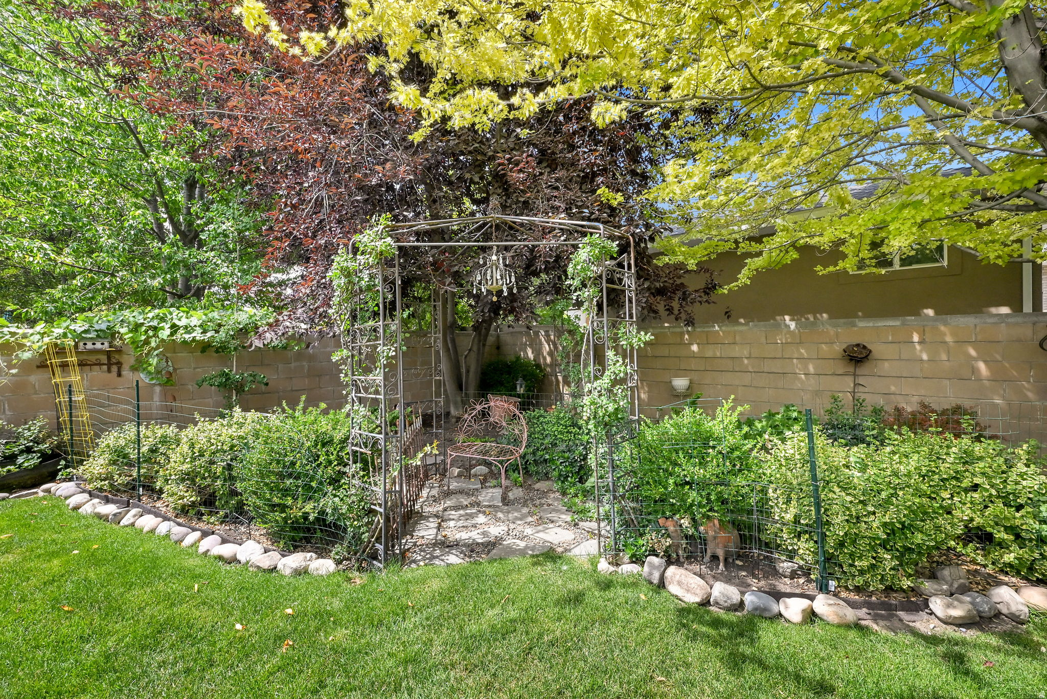 main property photo 16