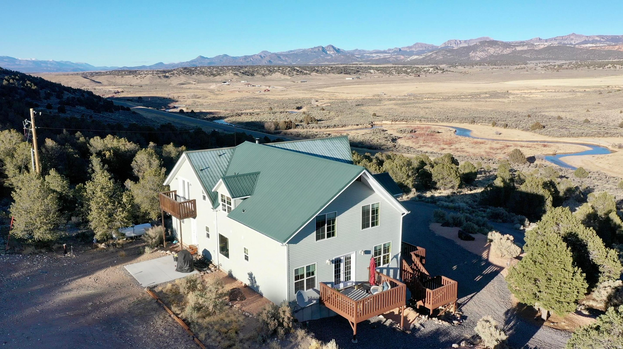main property photo 14