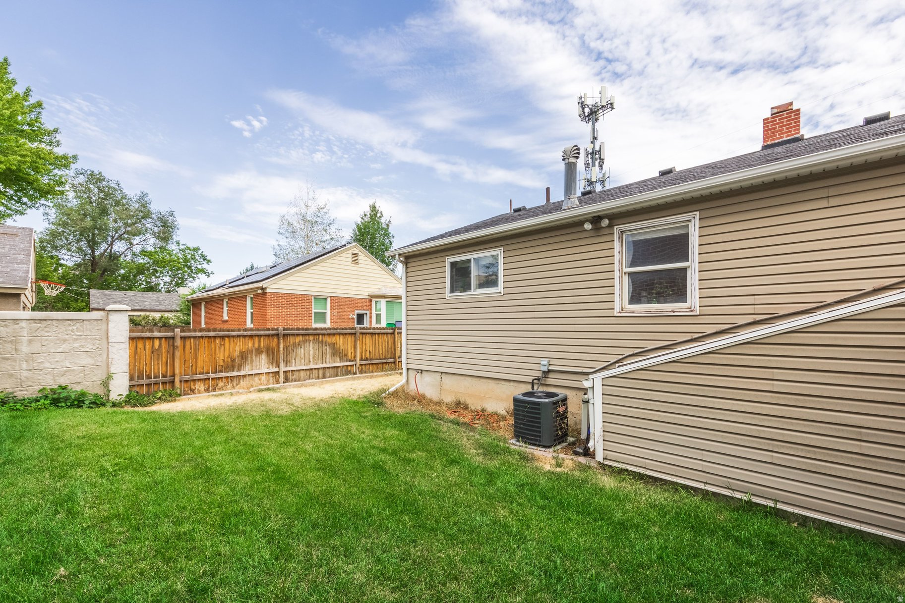 main property photo 19