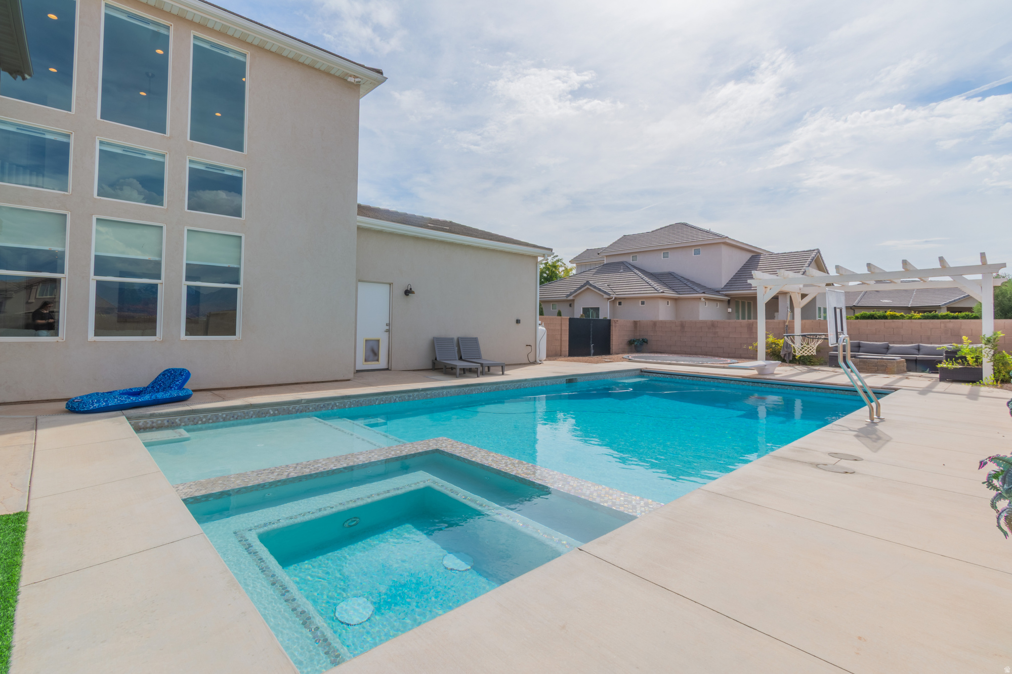 main property photo 46
