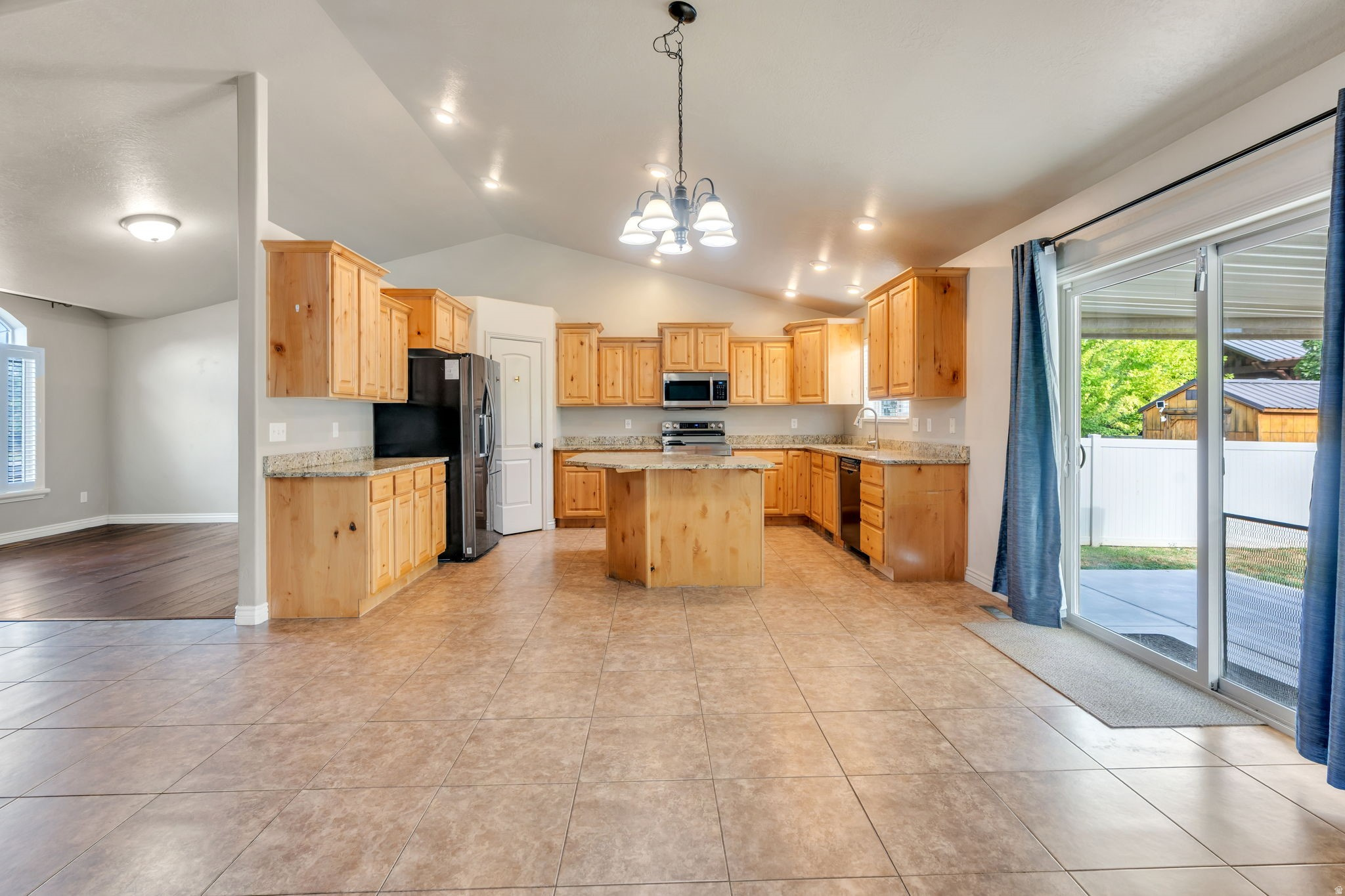 main property photo 6