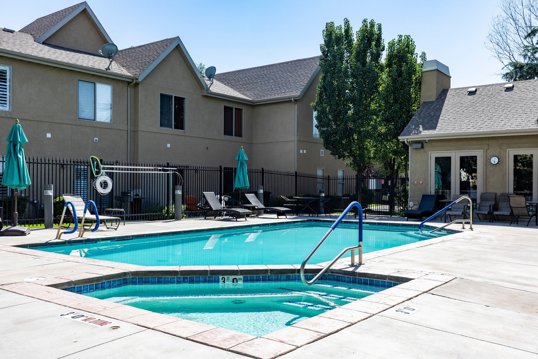 main property photo 25