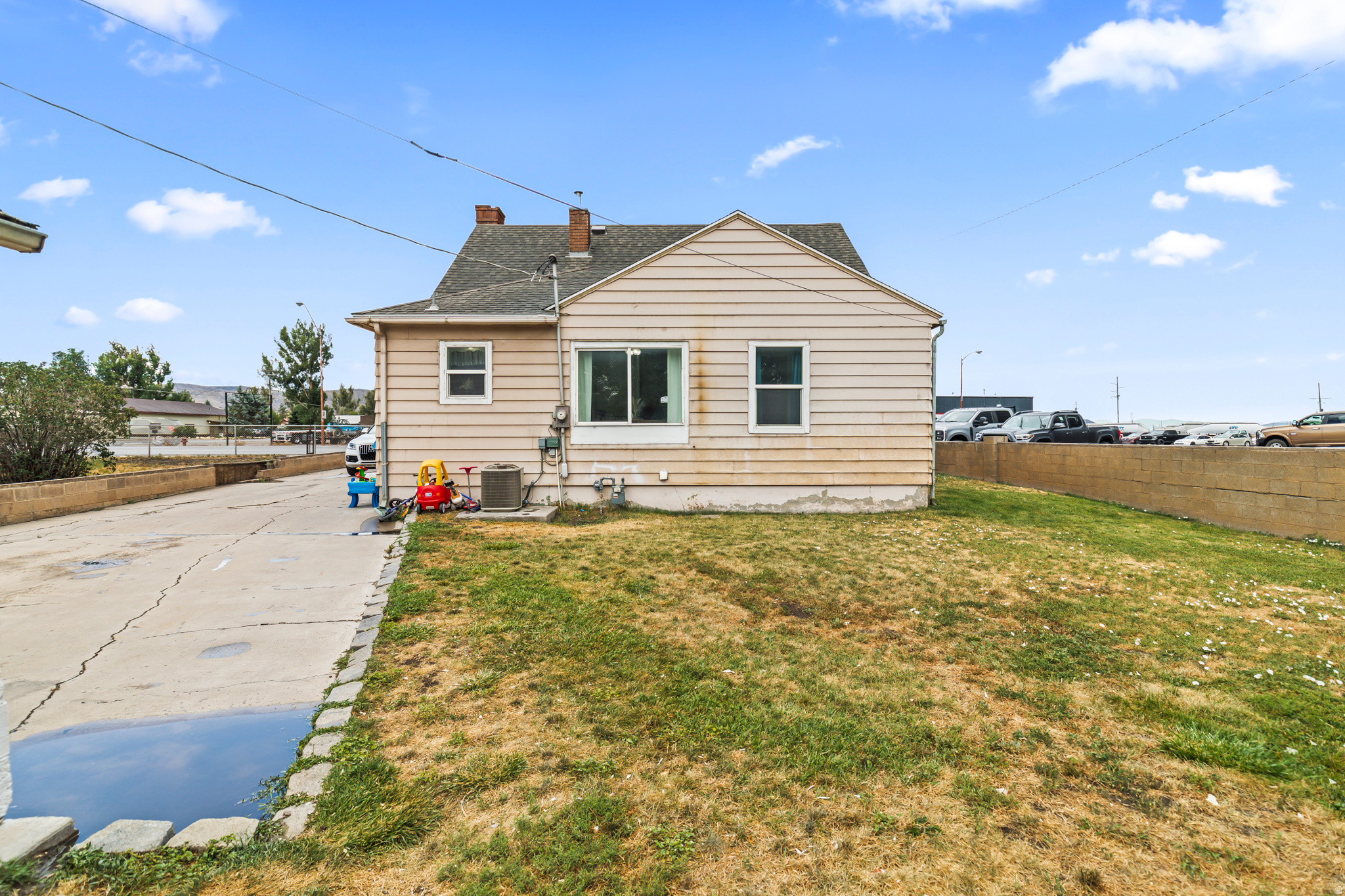 main property photo 28