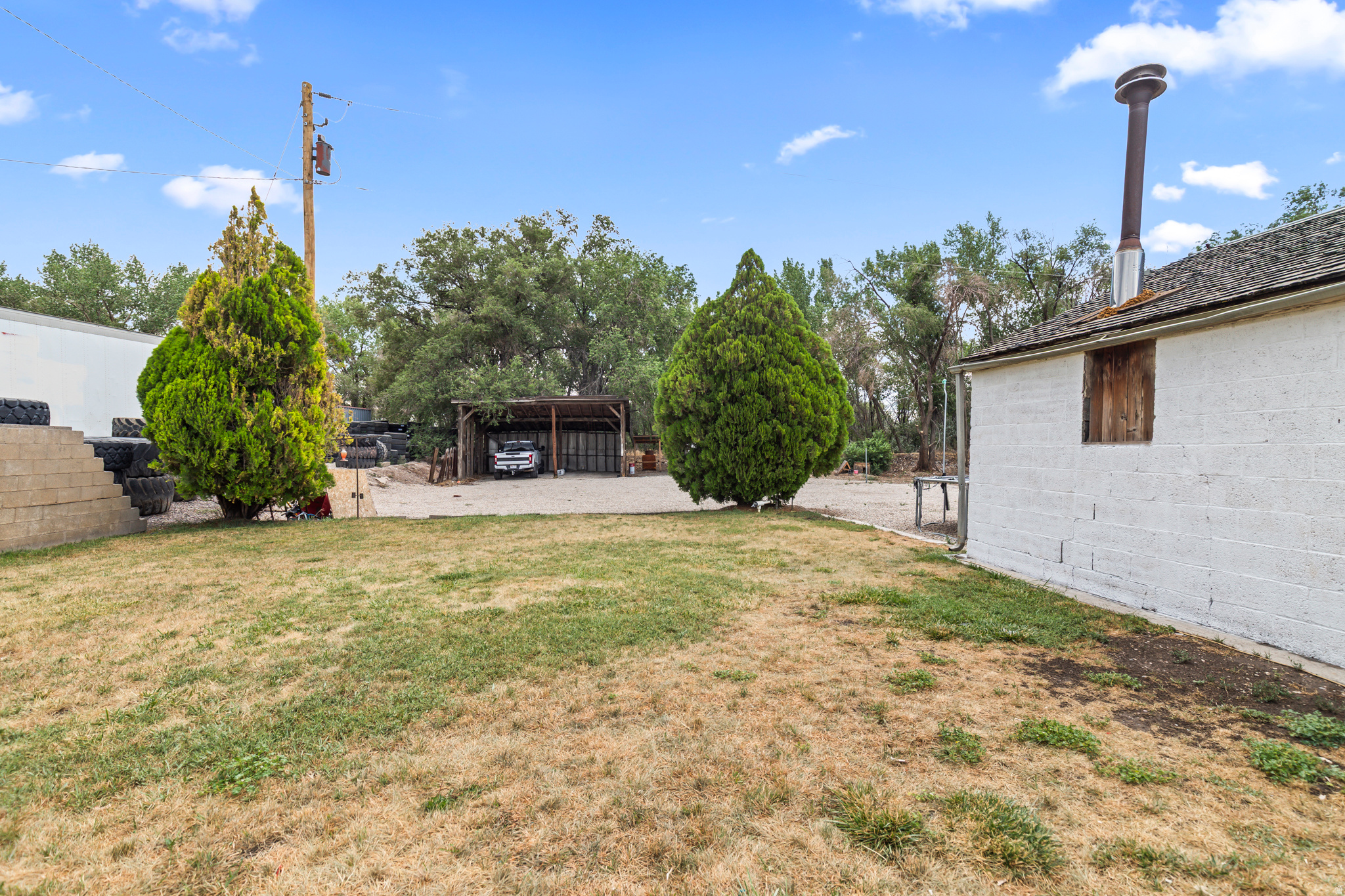 main property photo 30