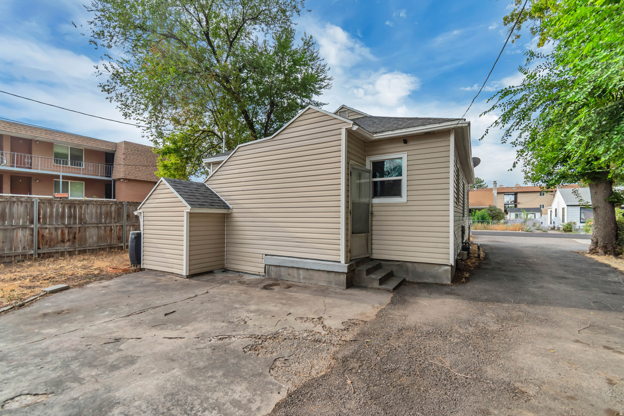 main property photo 13