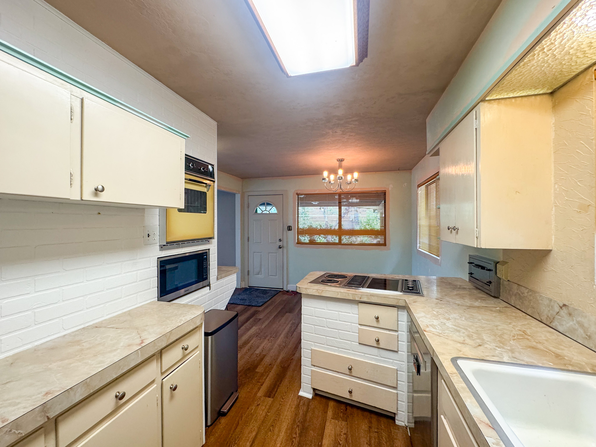 main property photo 17