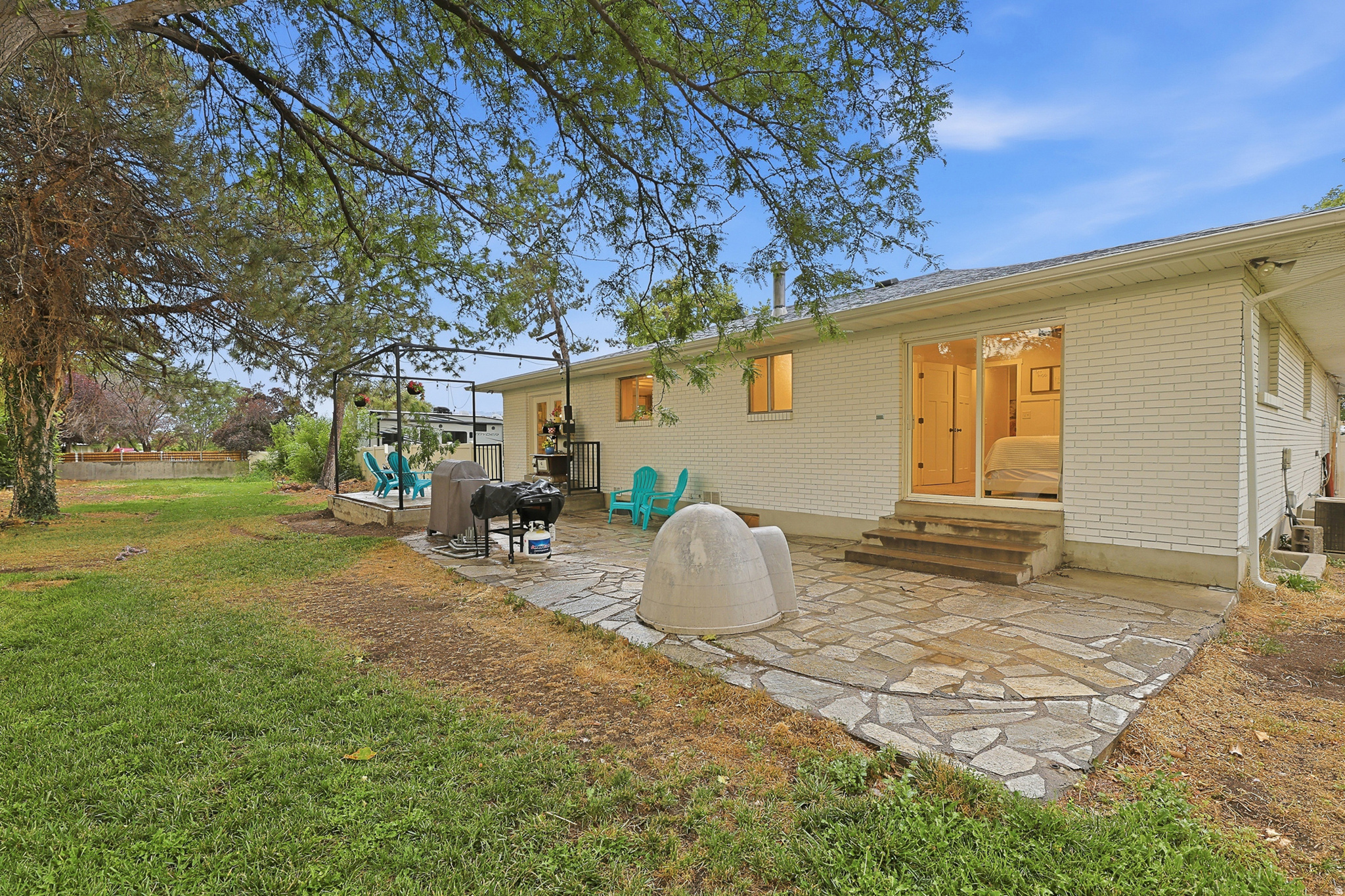 main property photo 34