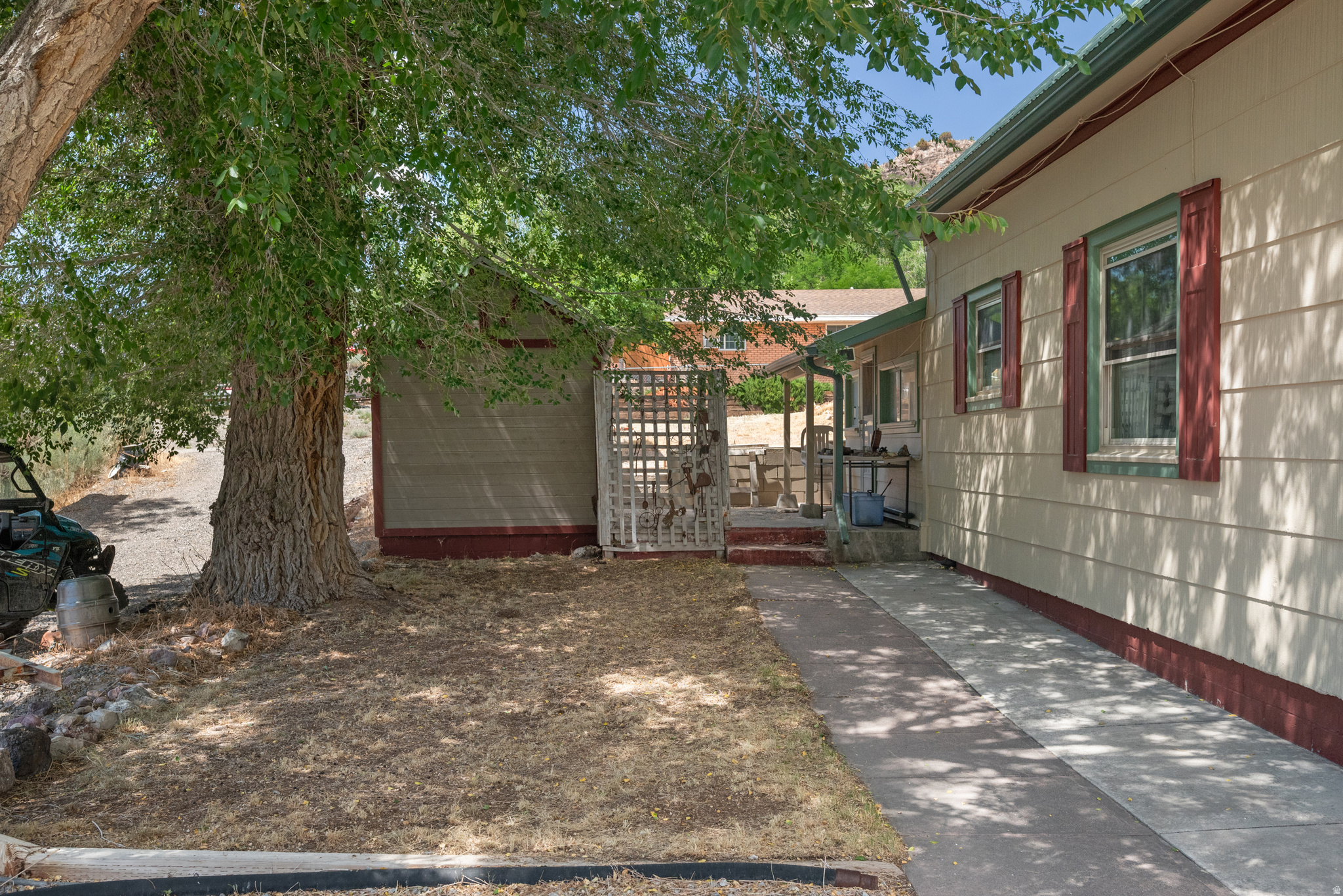 main property photo 23