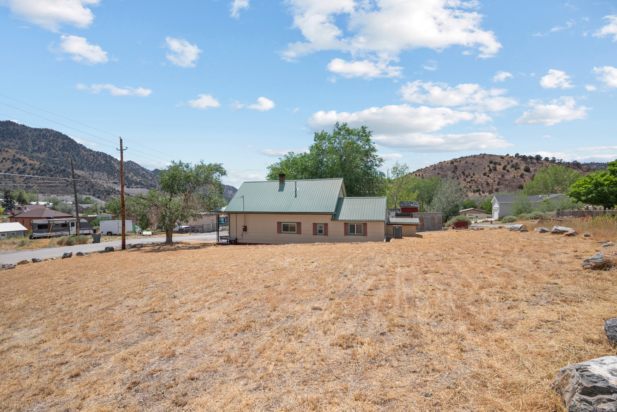 main property photo 27