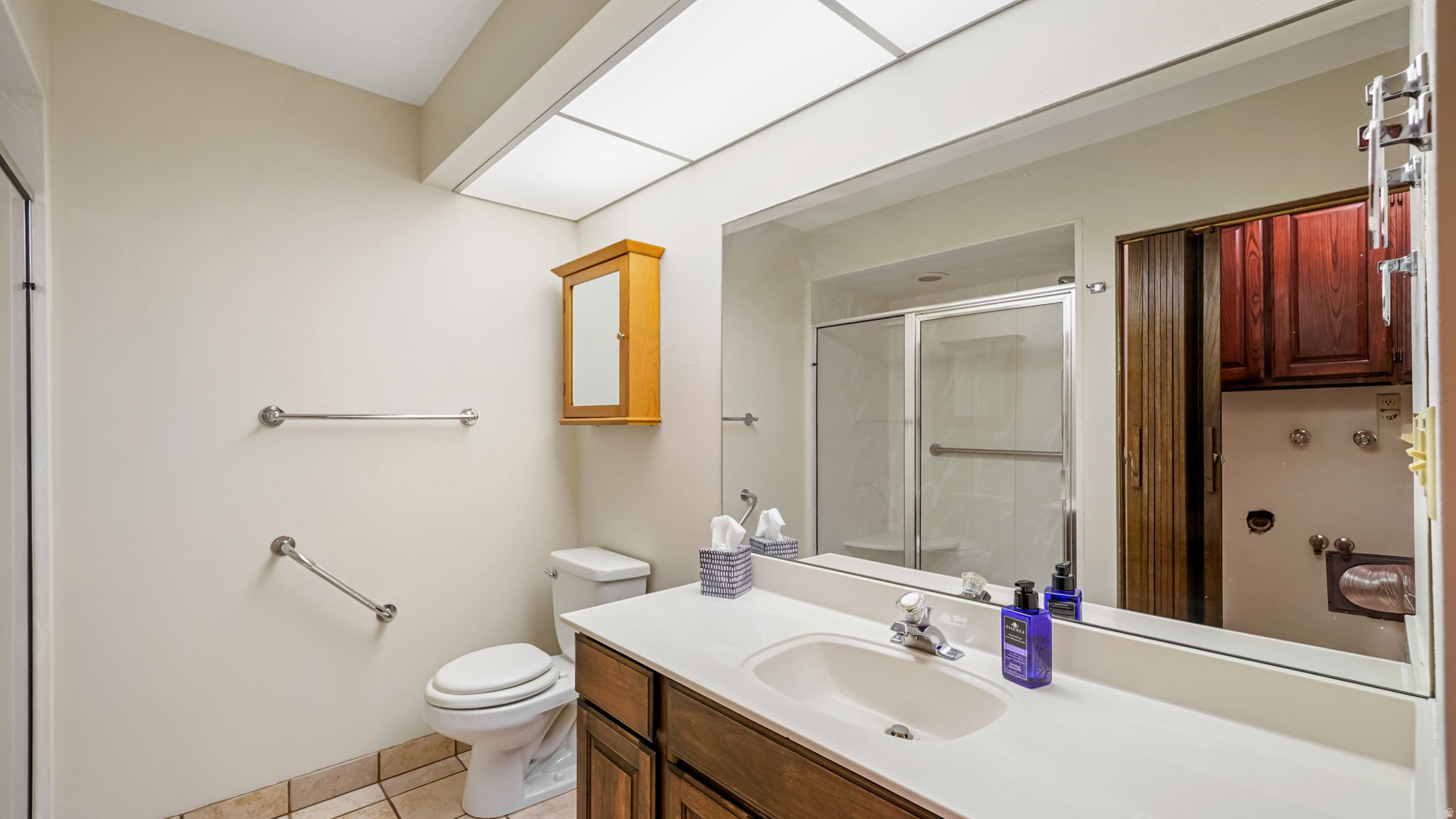main property photo 16