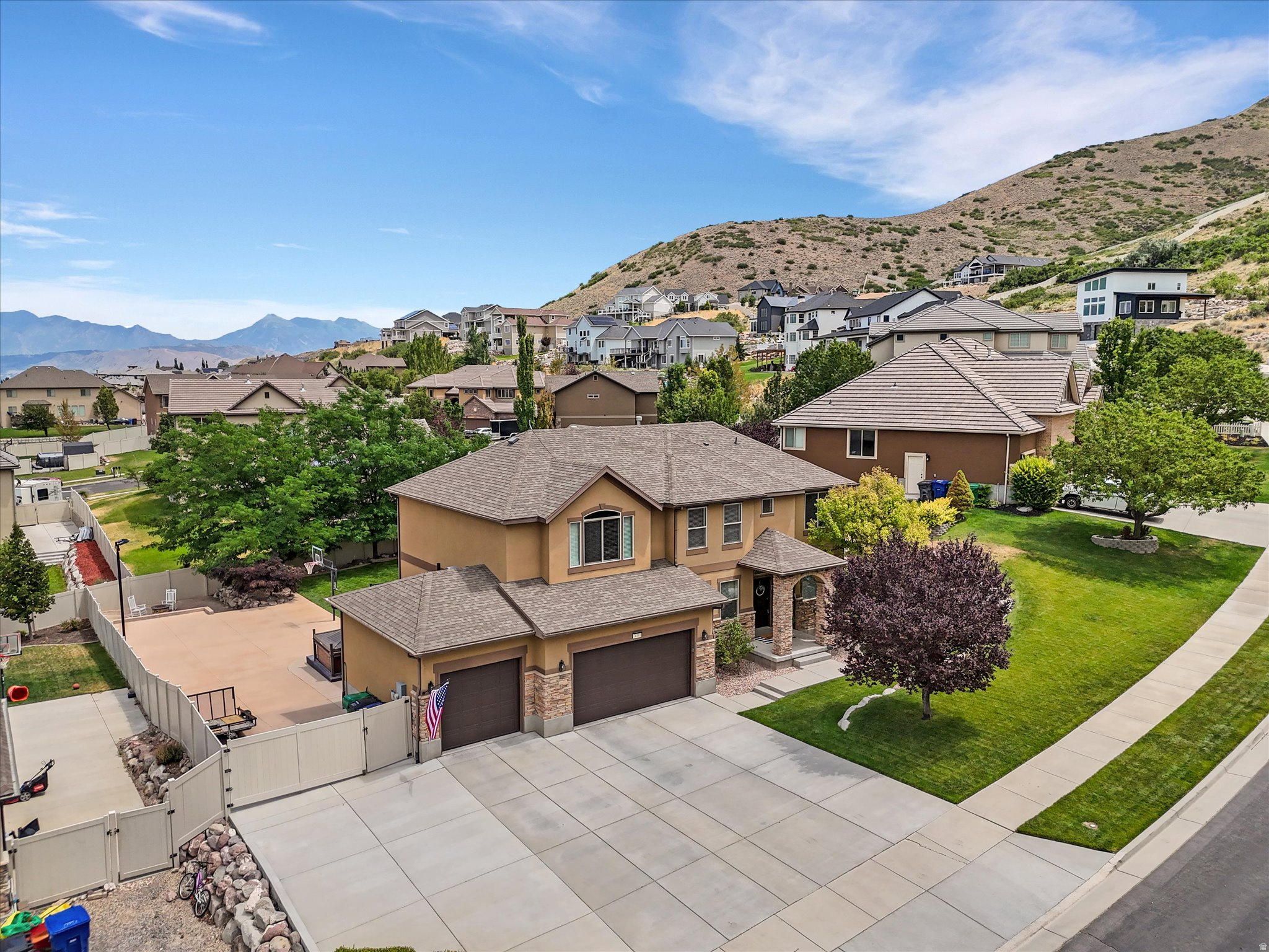main property photo 10