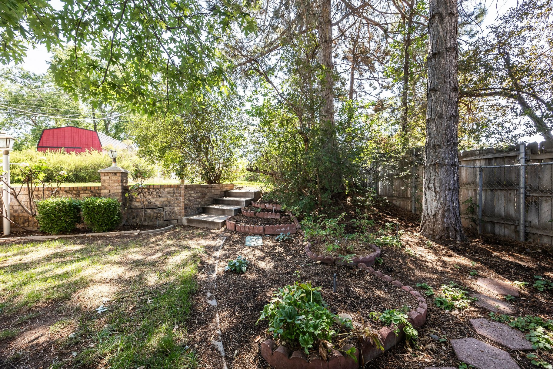 main property photo 35