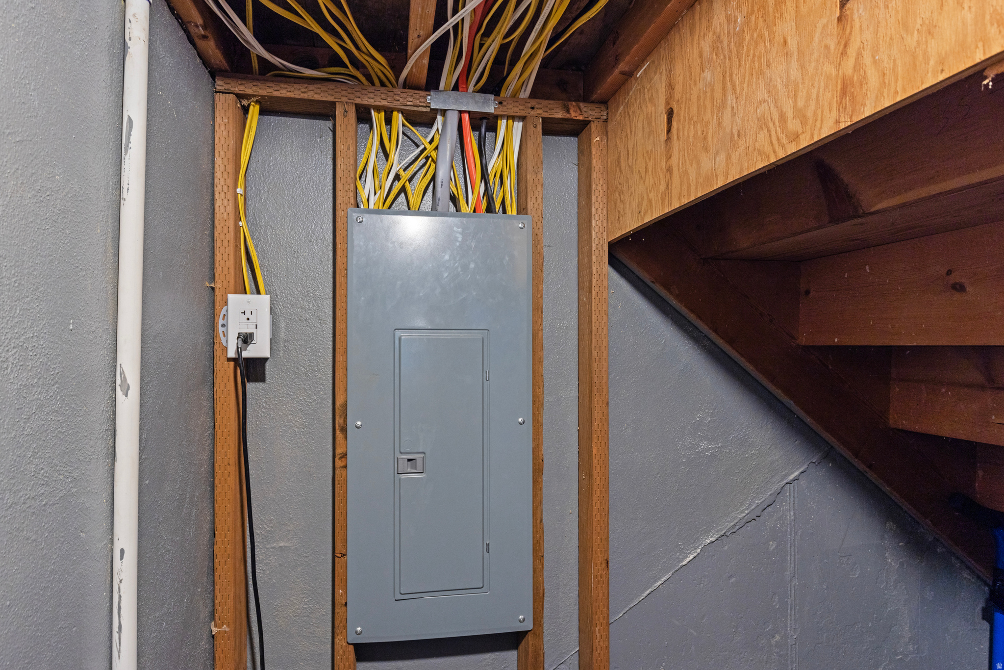main property photo 31