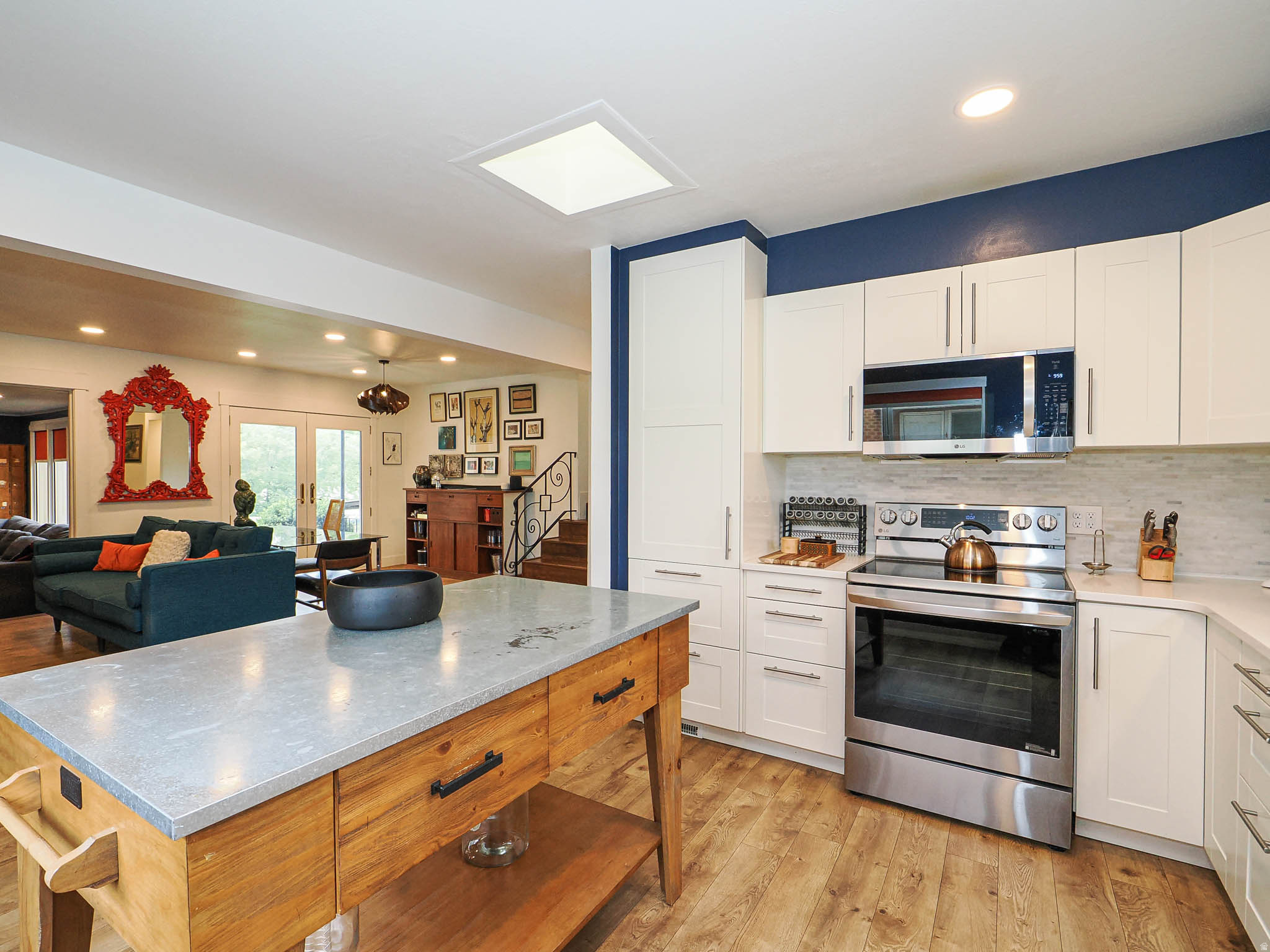 main property photo 9