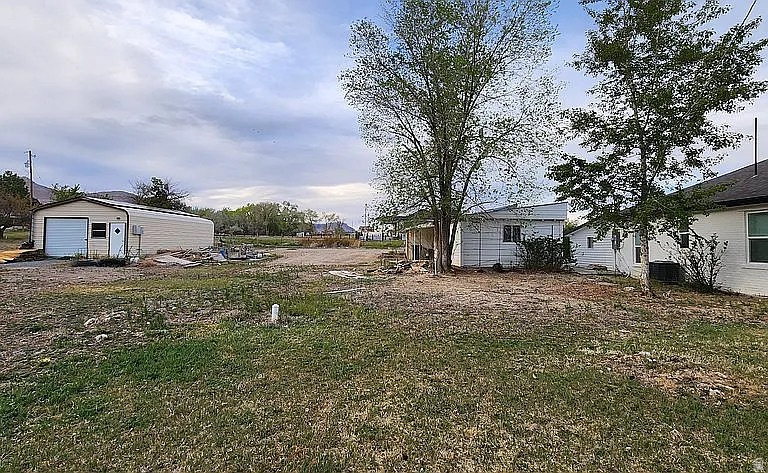 main property photo 33