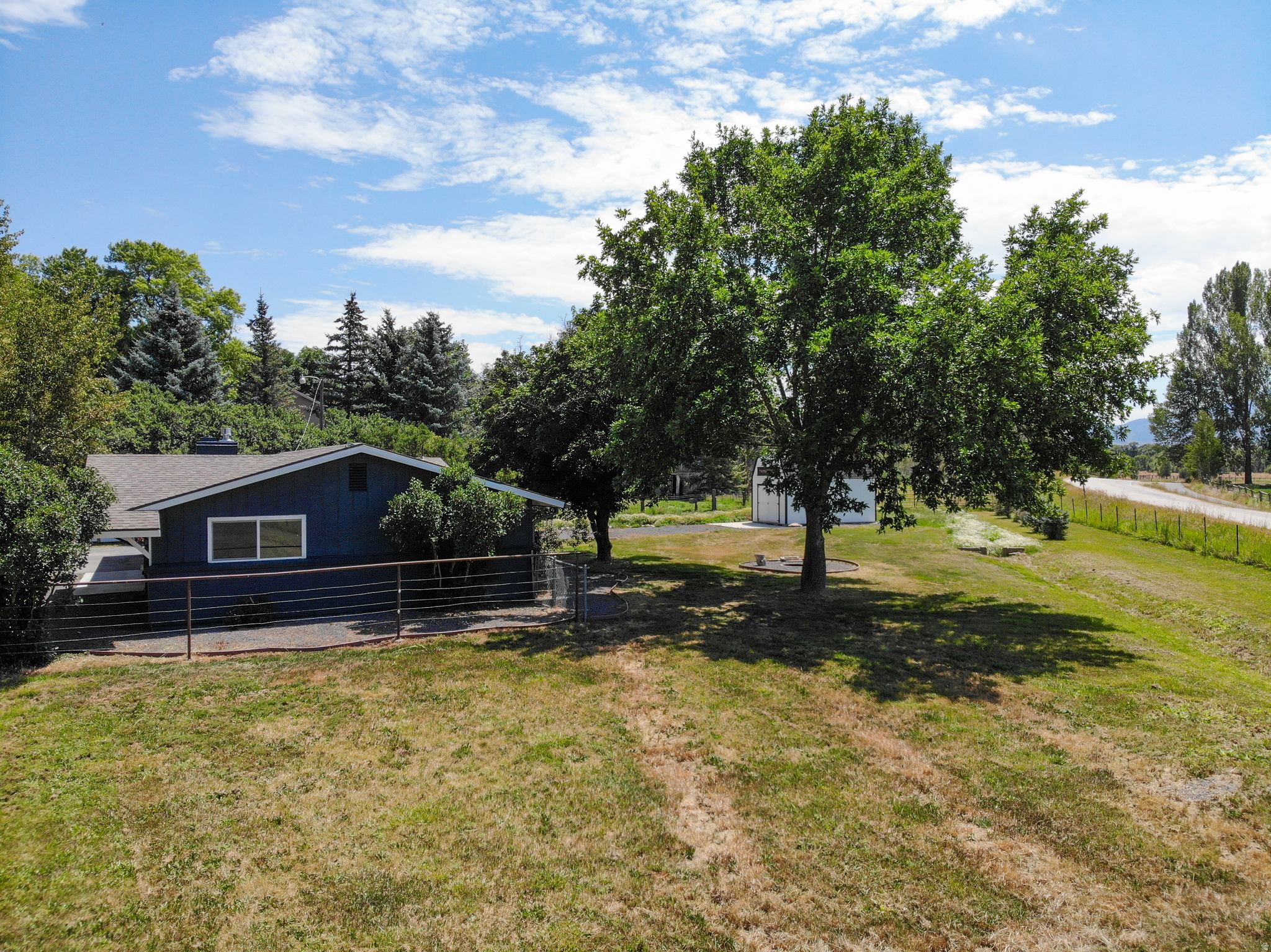 main property photo 40
