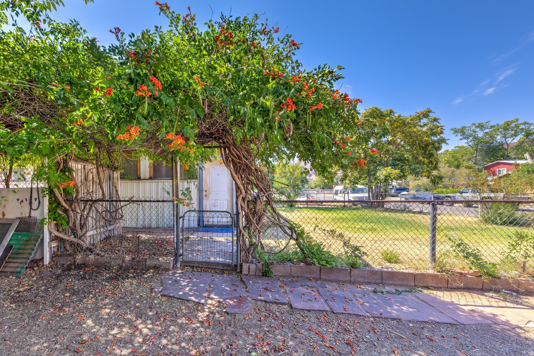 main property photo 11