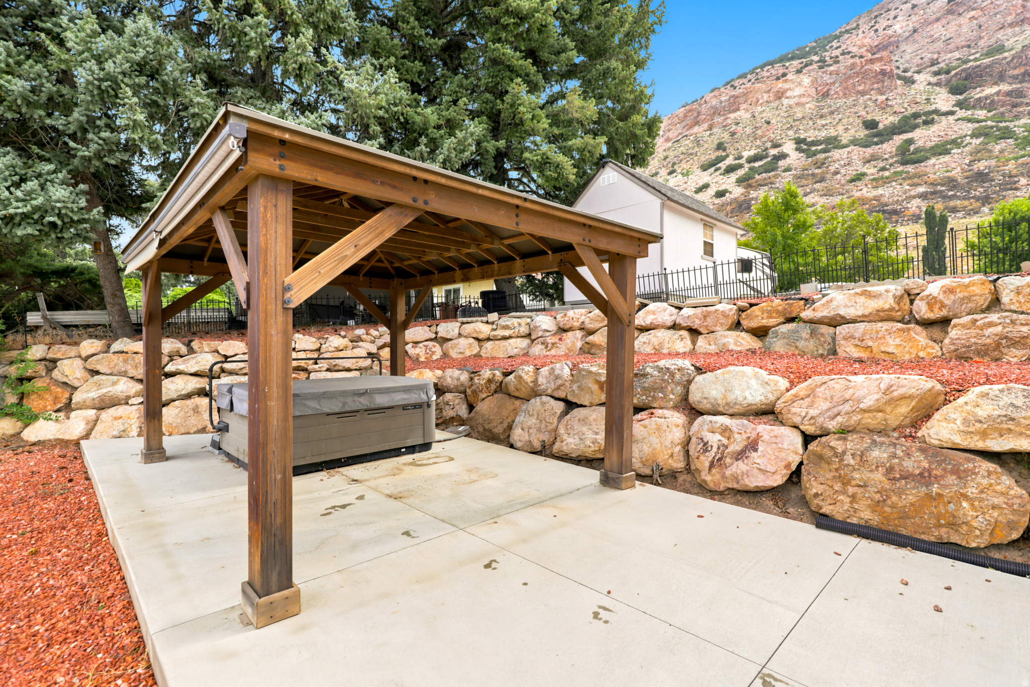 main property photo 20