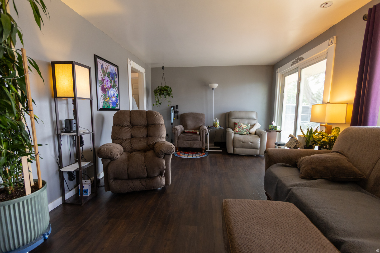 main property photo 11