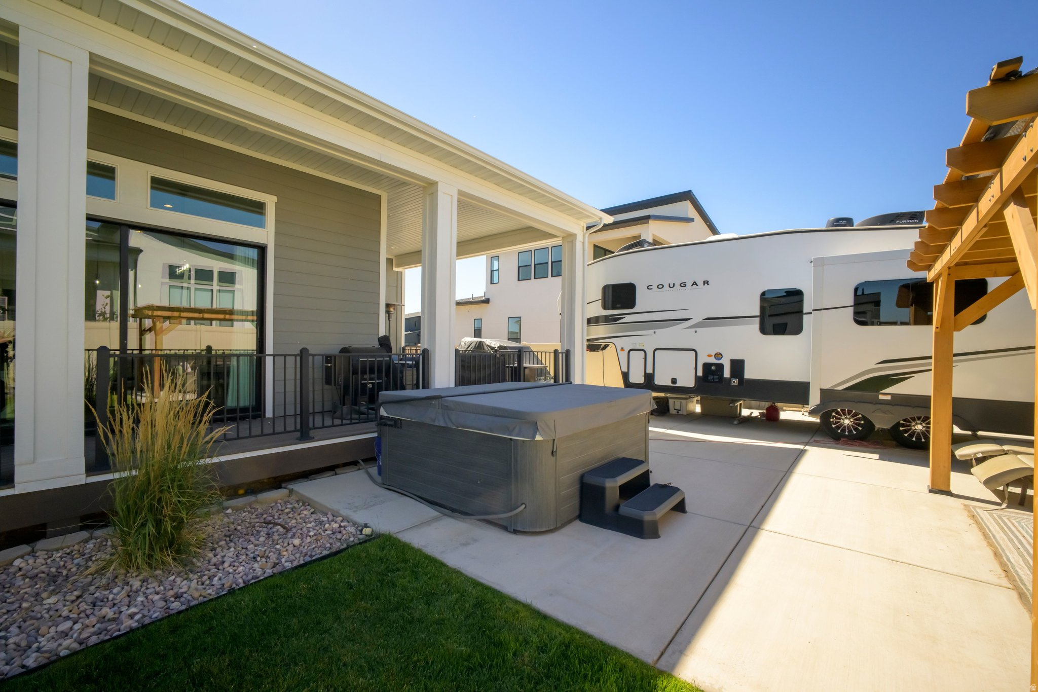 main property photo 41