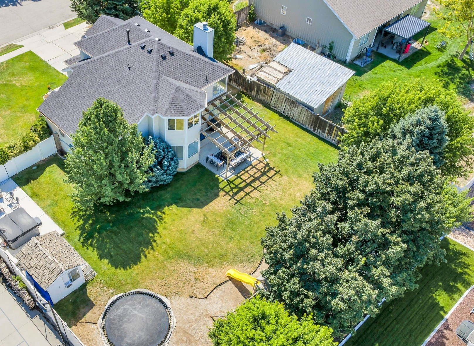 main property photo 13