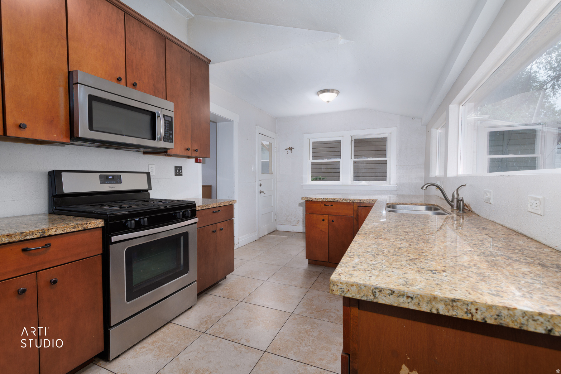 main property photo 18