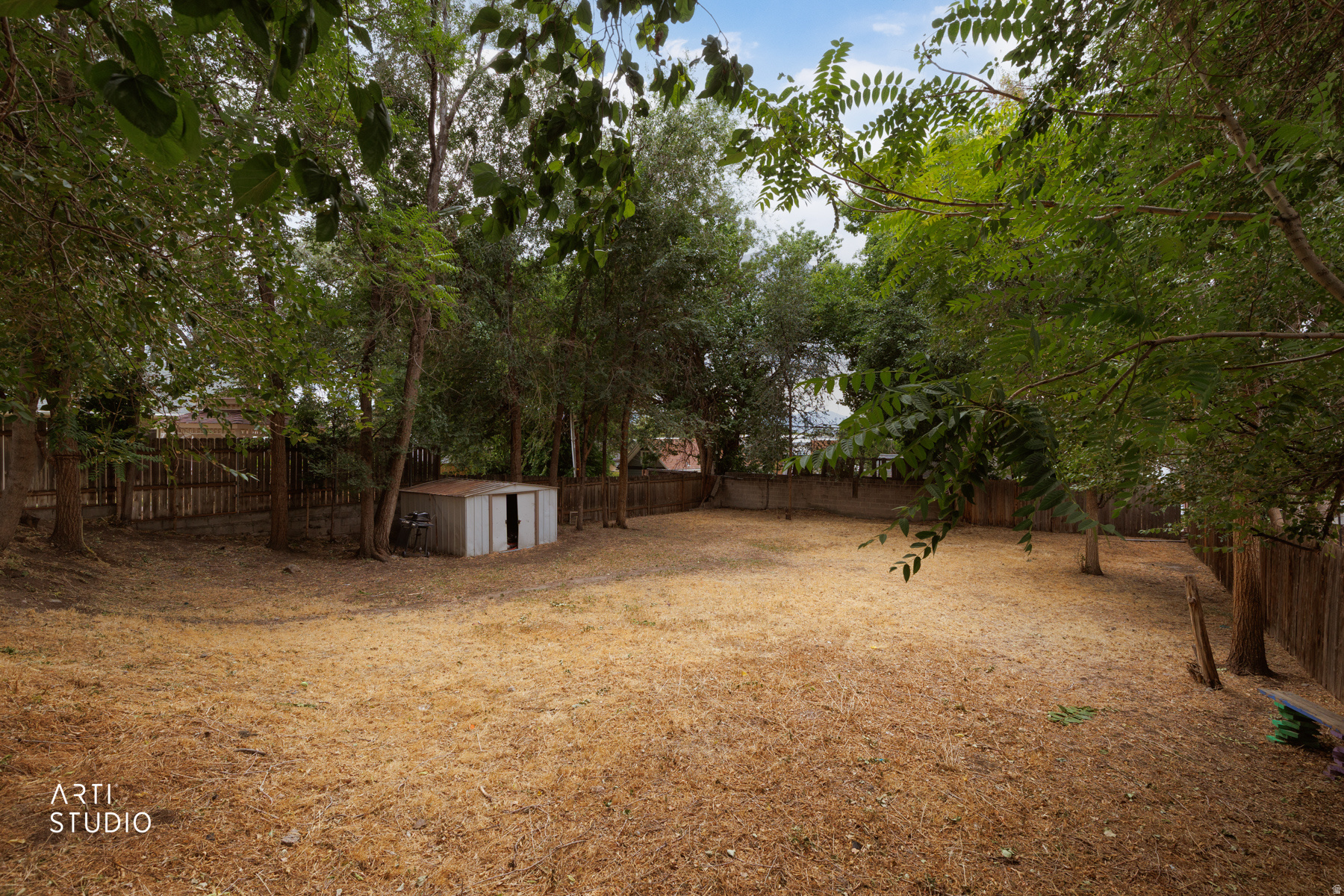 main property photo 28