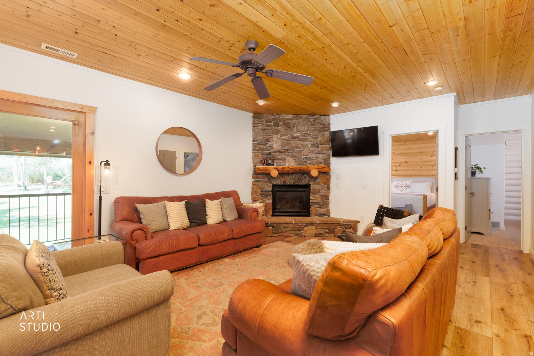 main property photo 17