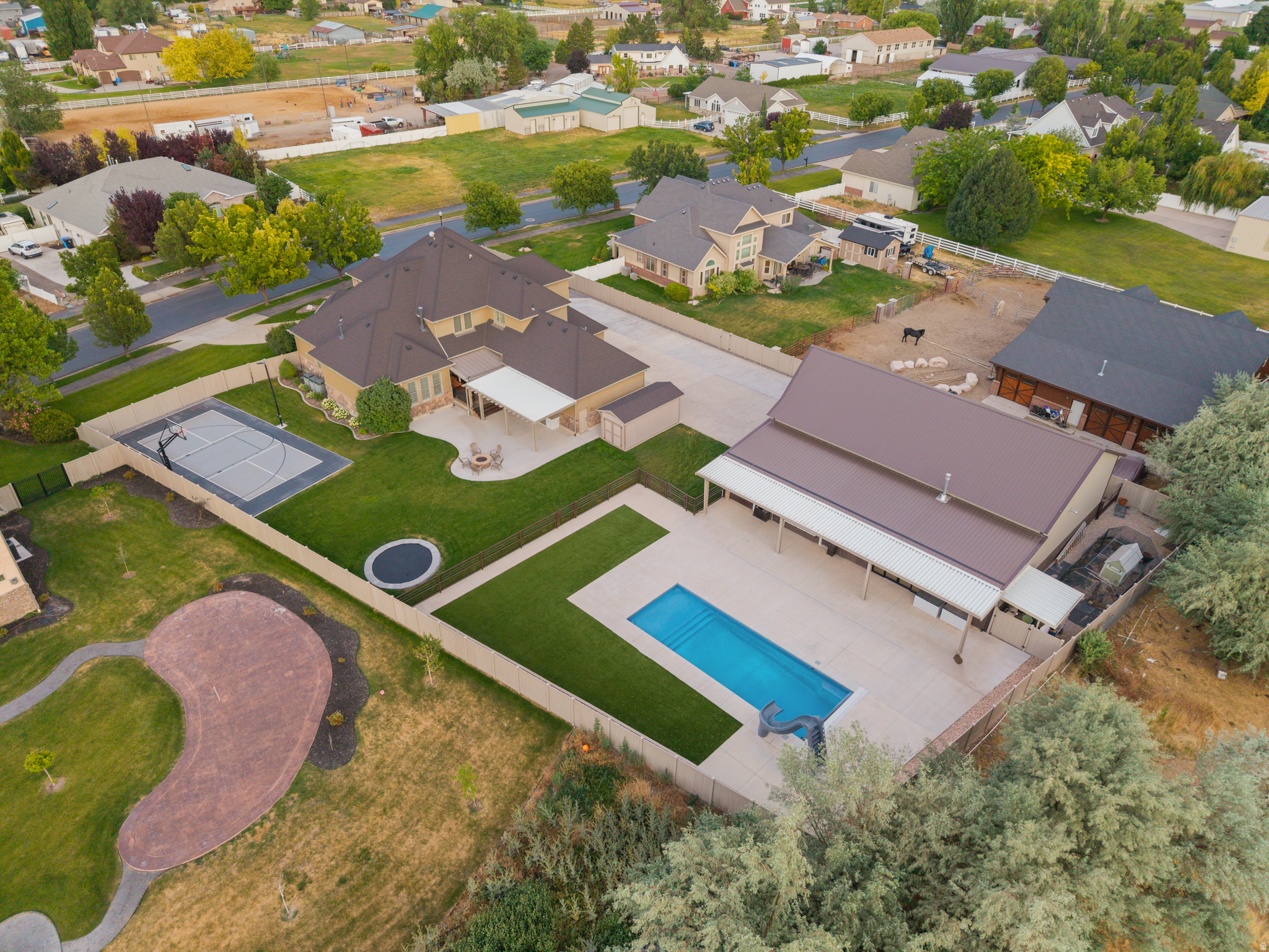 main property photo 5