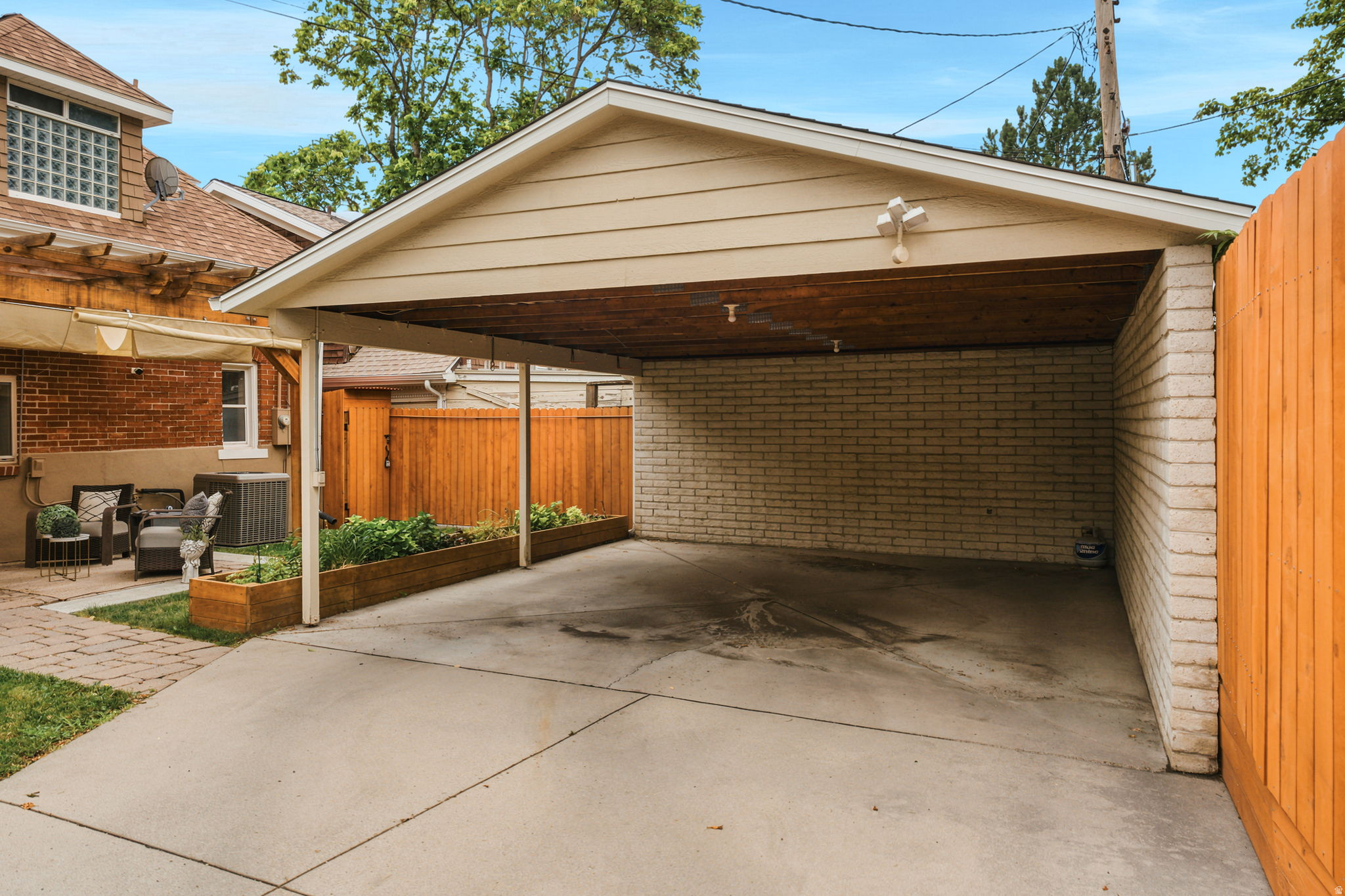 main property photo 44