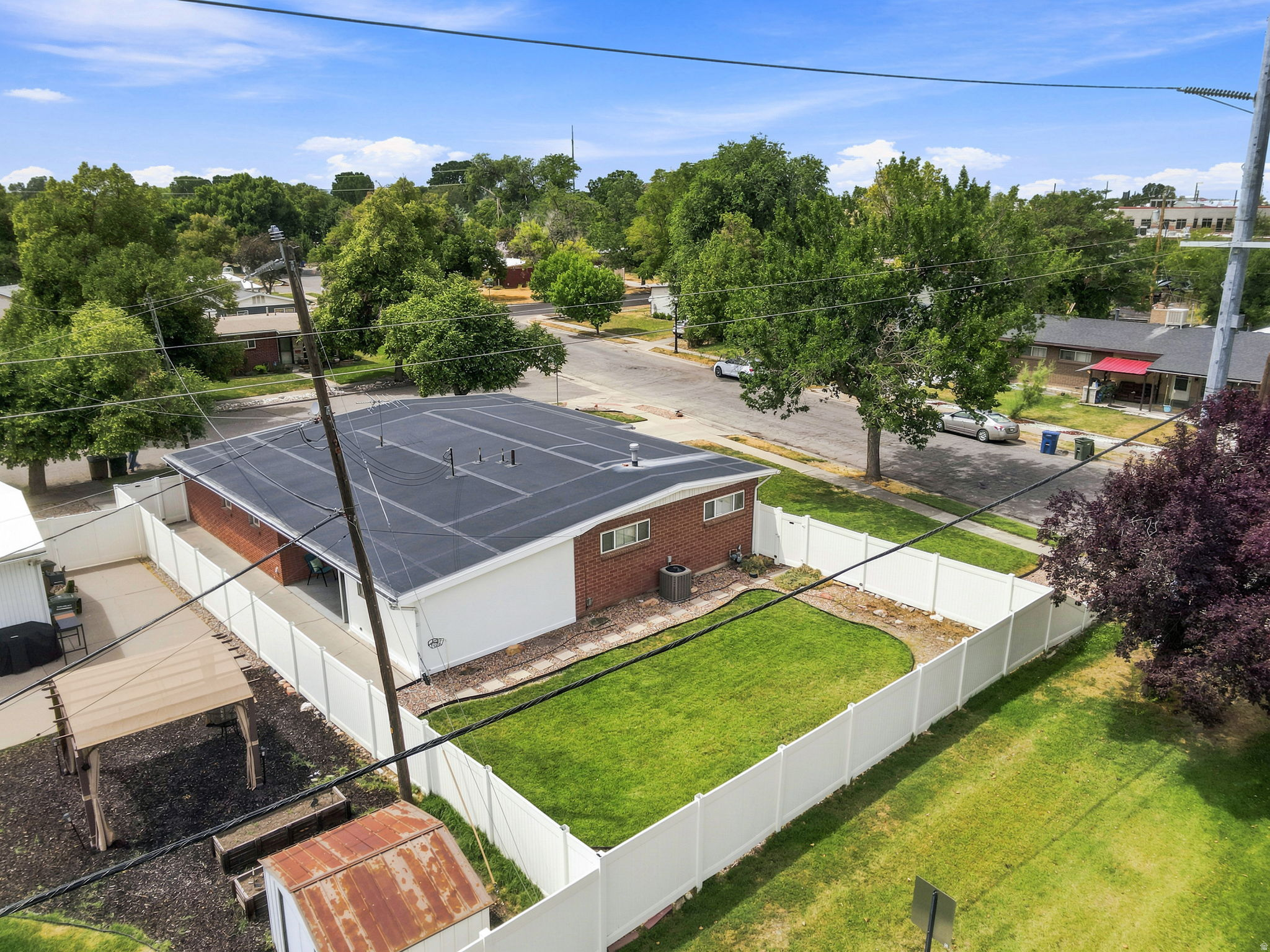 main property photo 25
