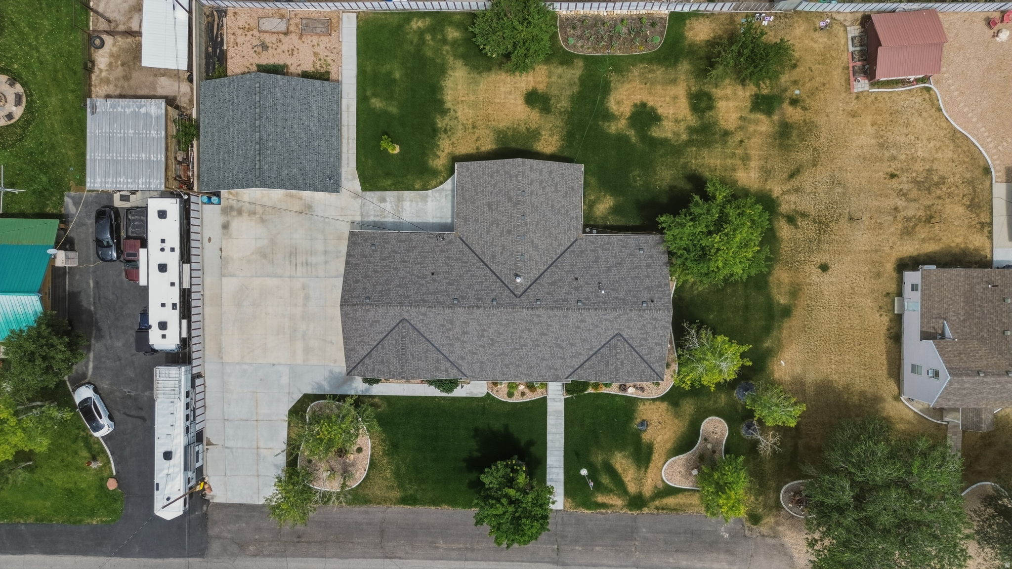 main property photo 50