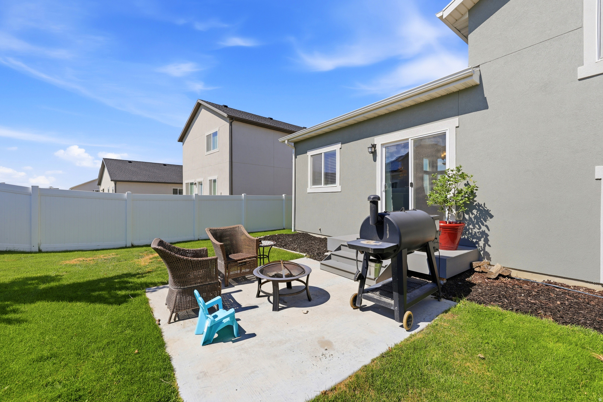 main property photo 40