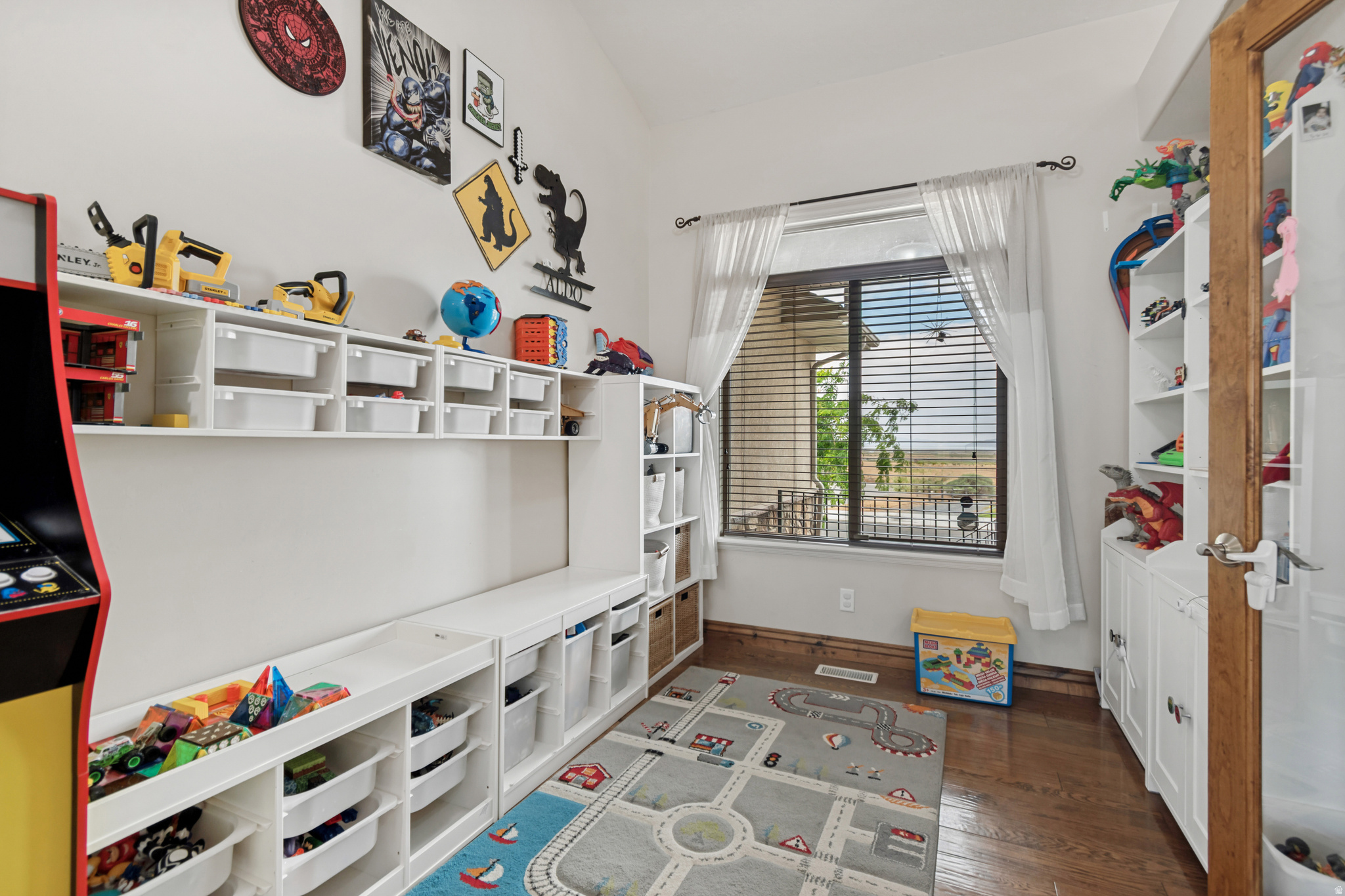 main property photo 14