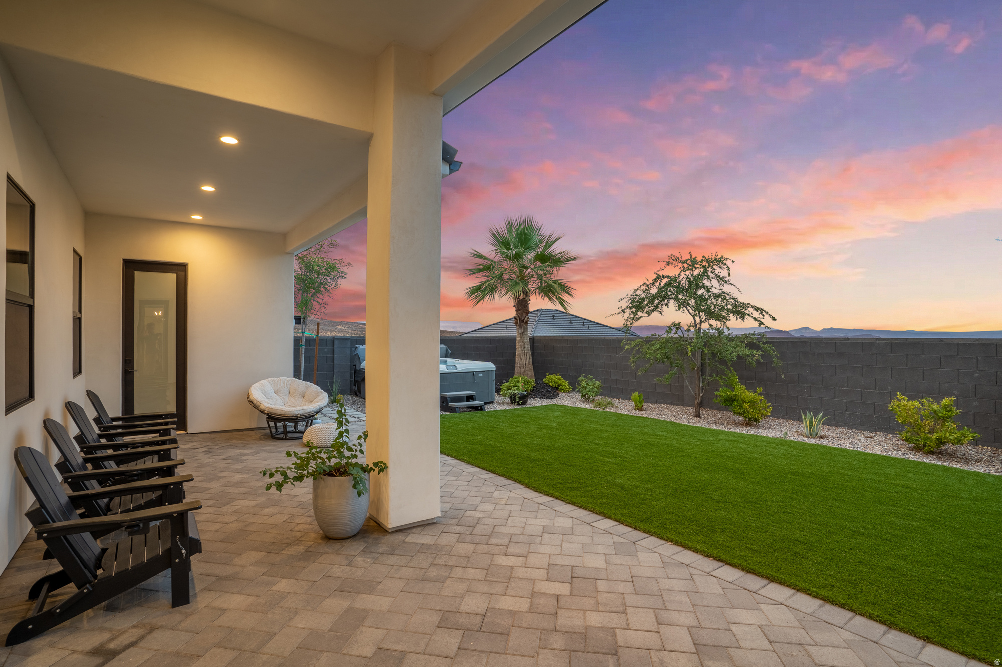 main property photo 25