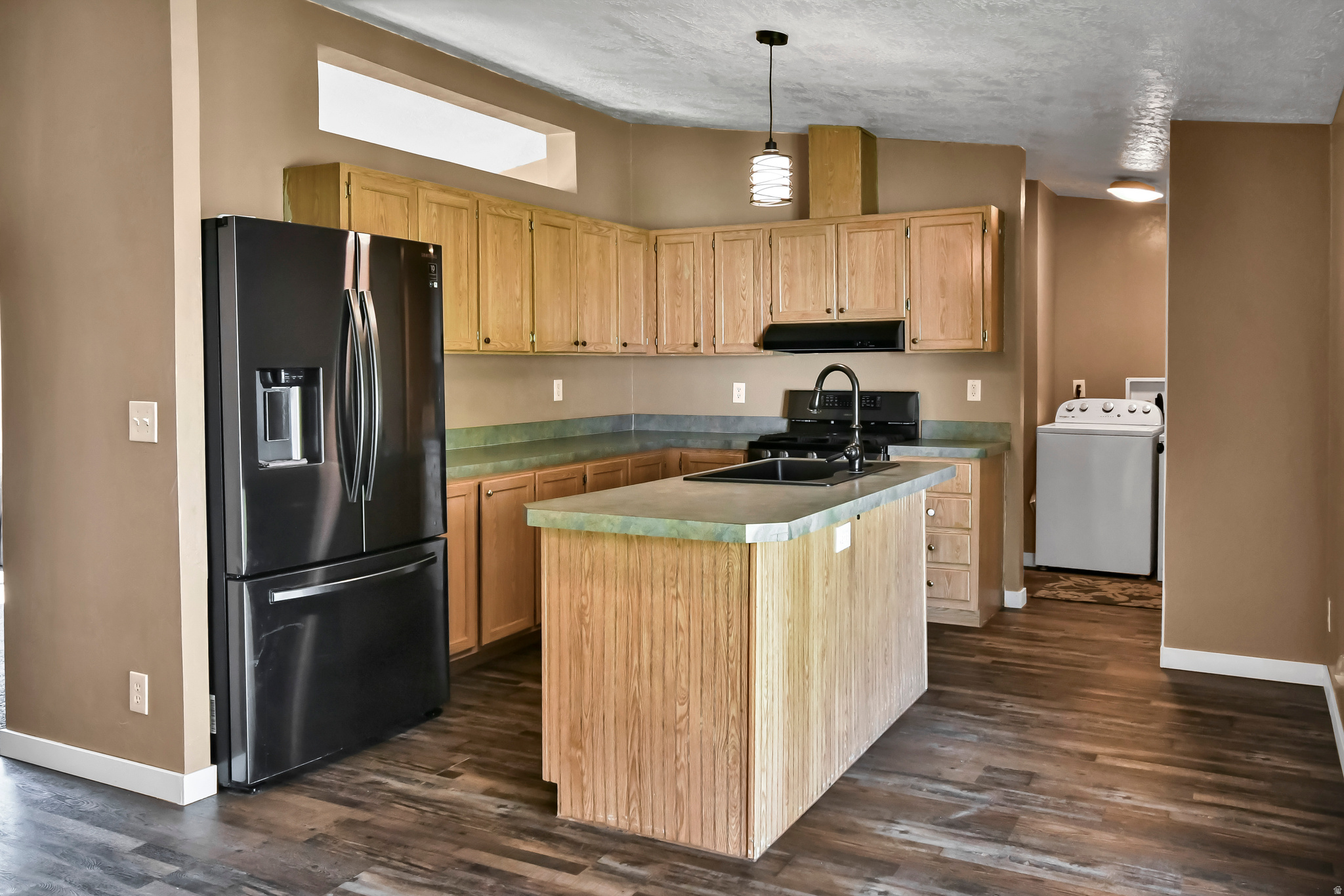 main property photo 7