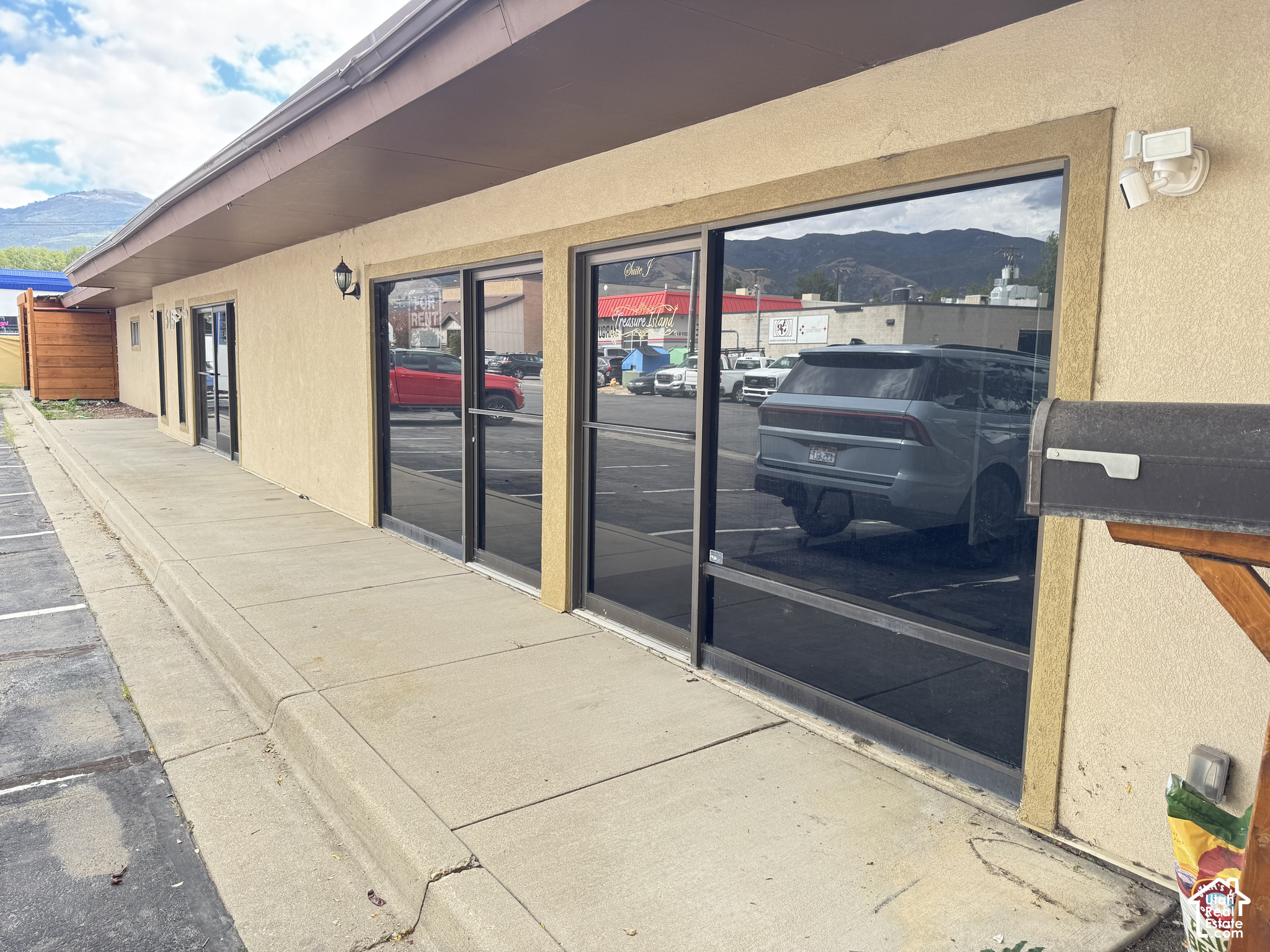 main property photo 42