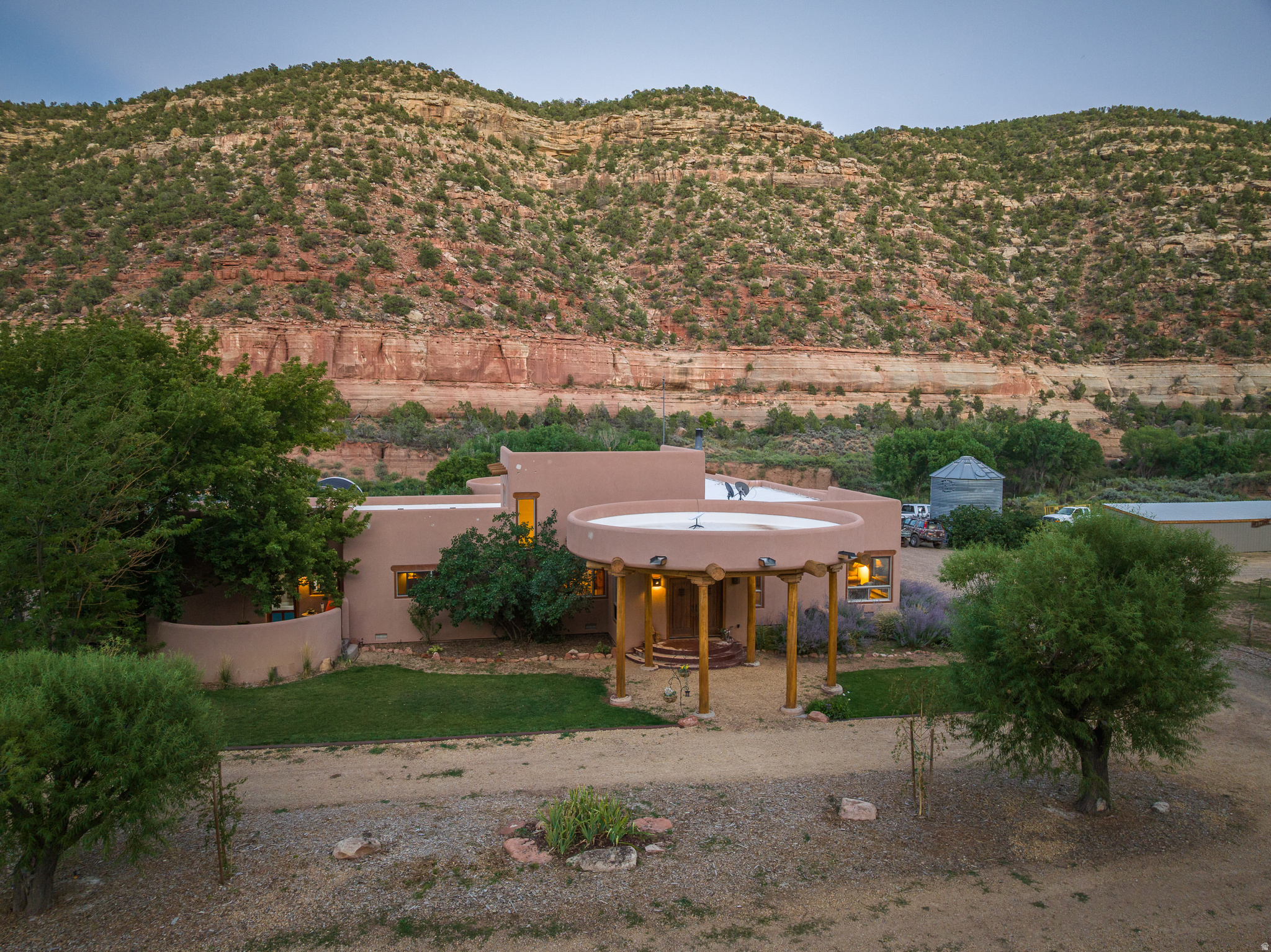 main property photo 7