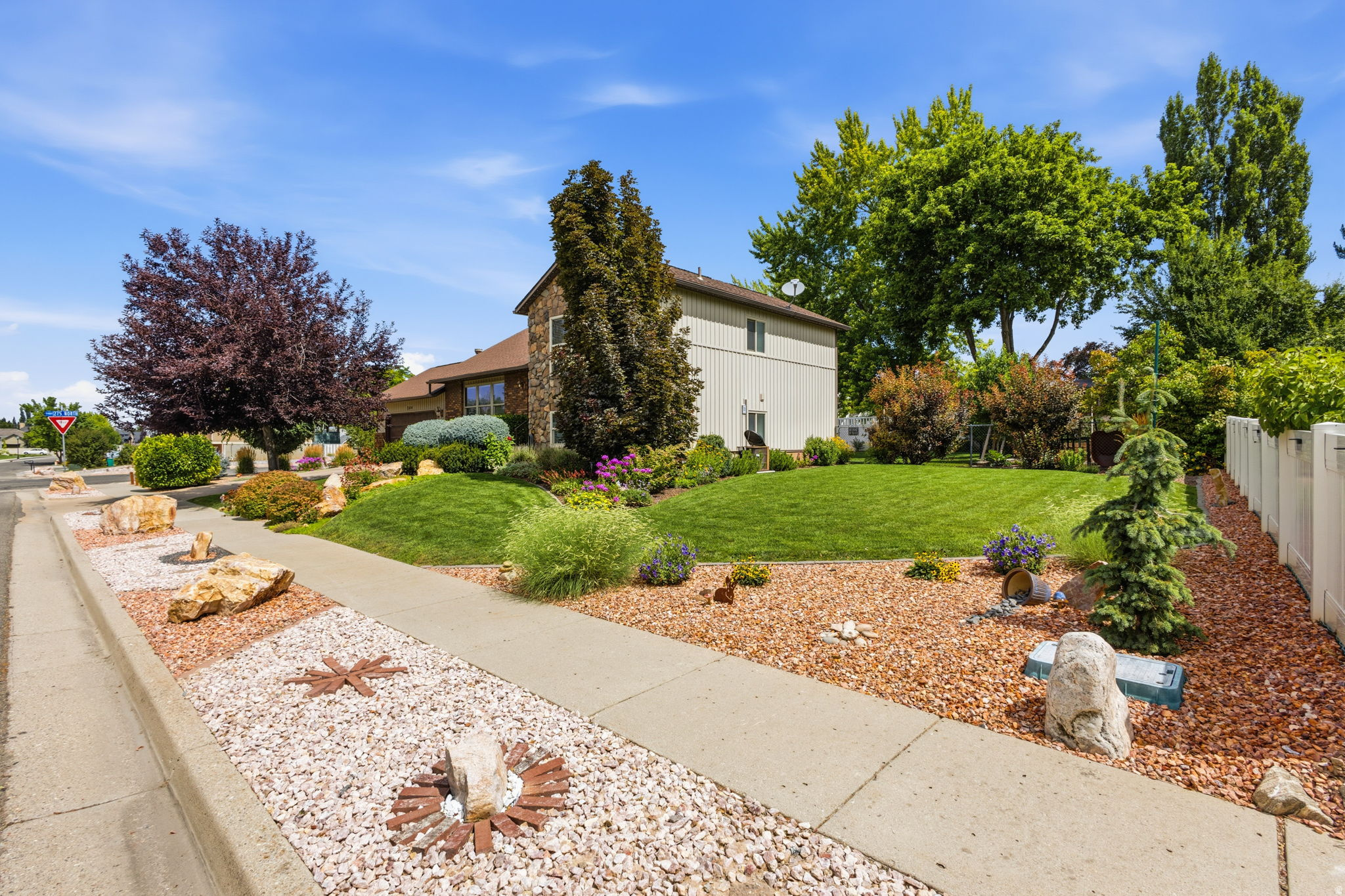 main property photo 14