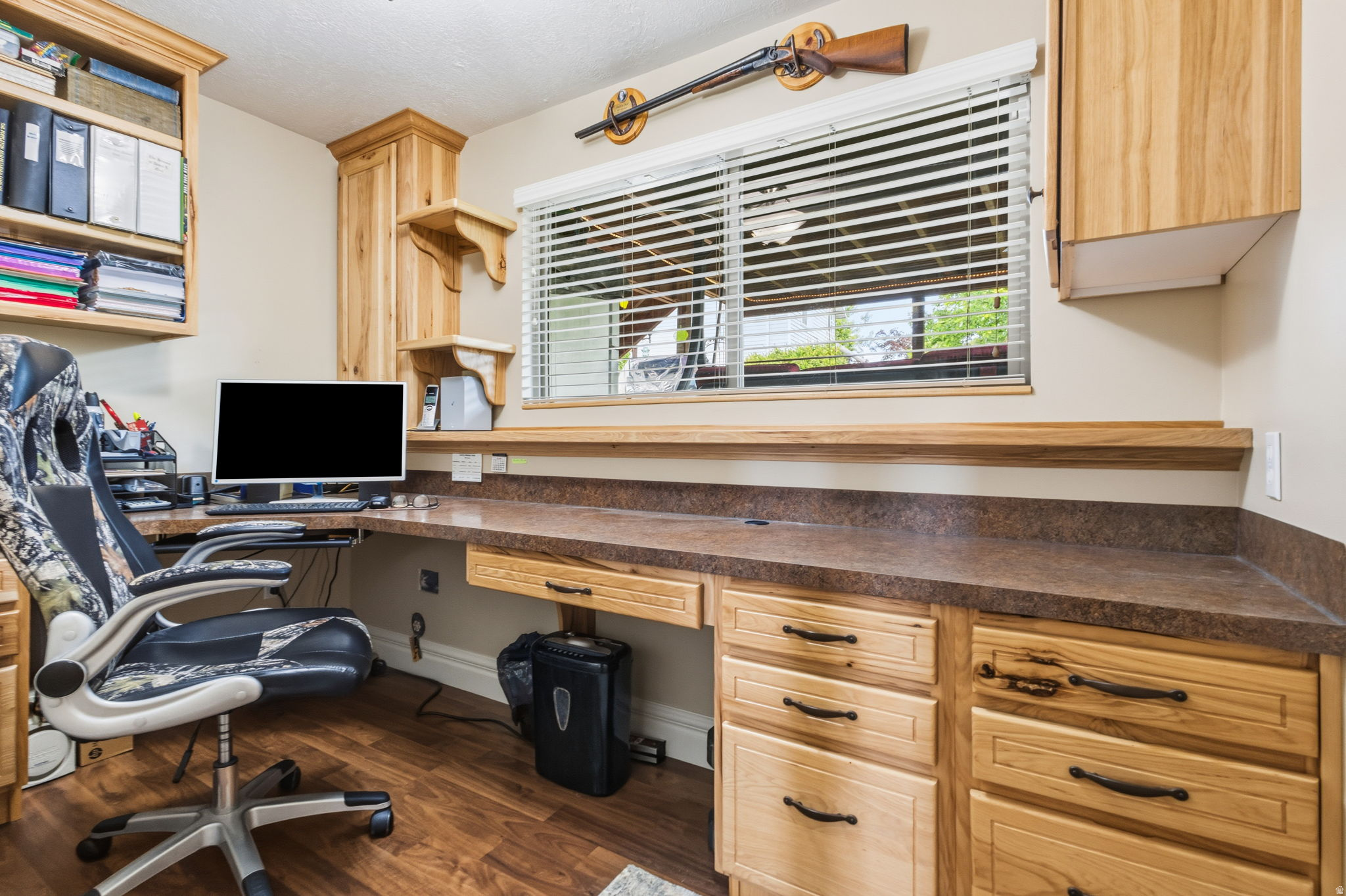 main property photo 25