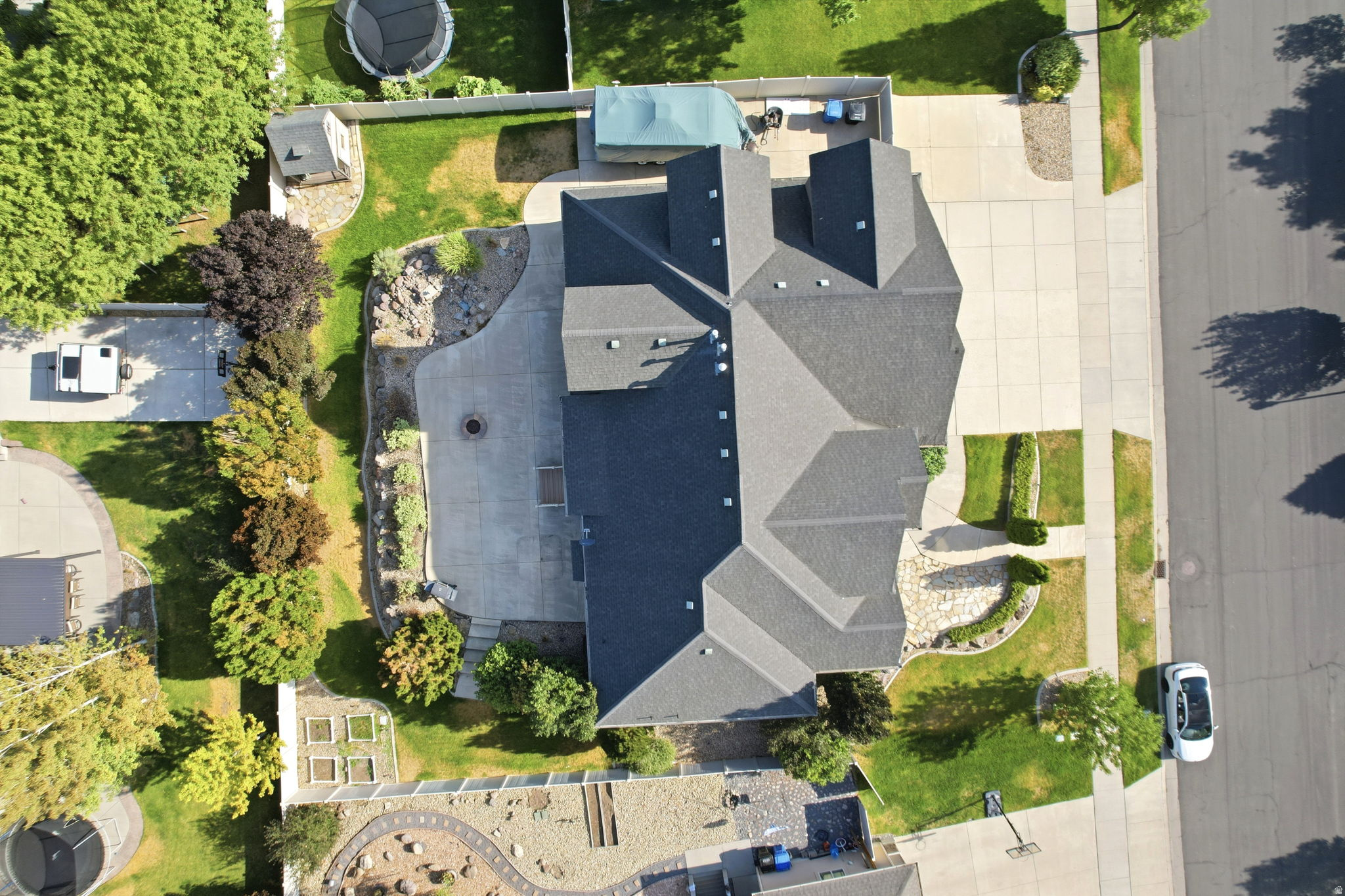 main property photo 40