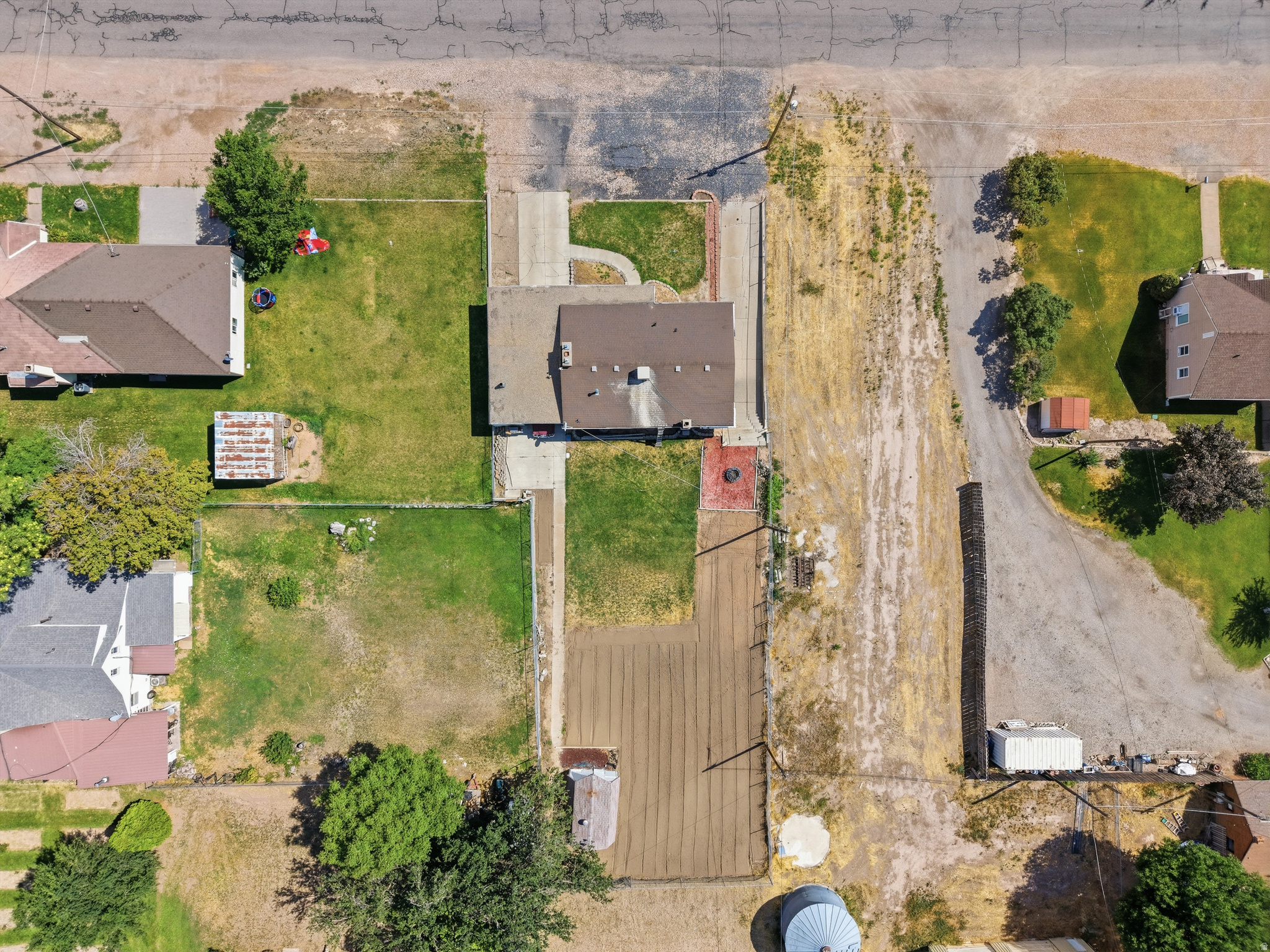 main property photo 25