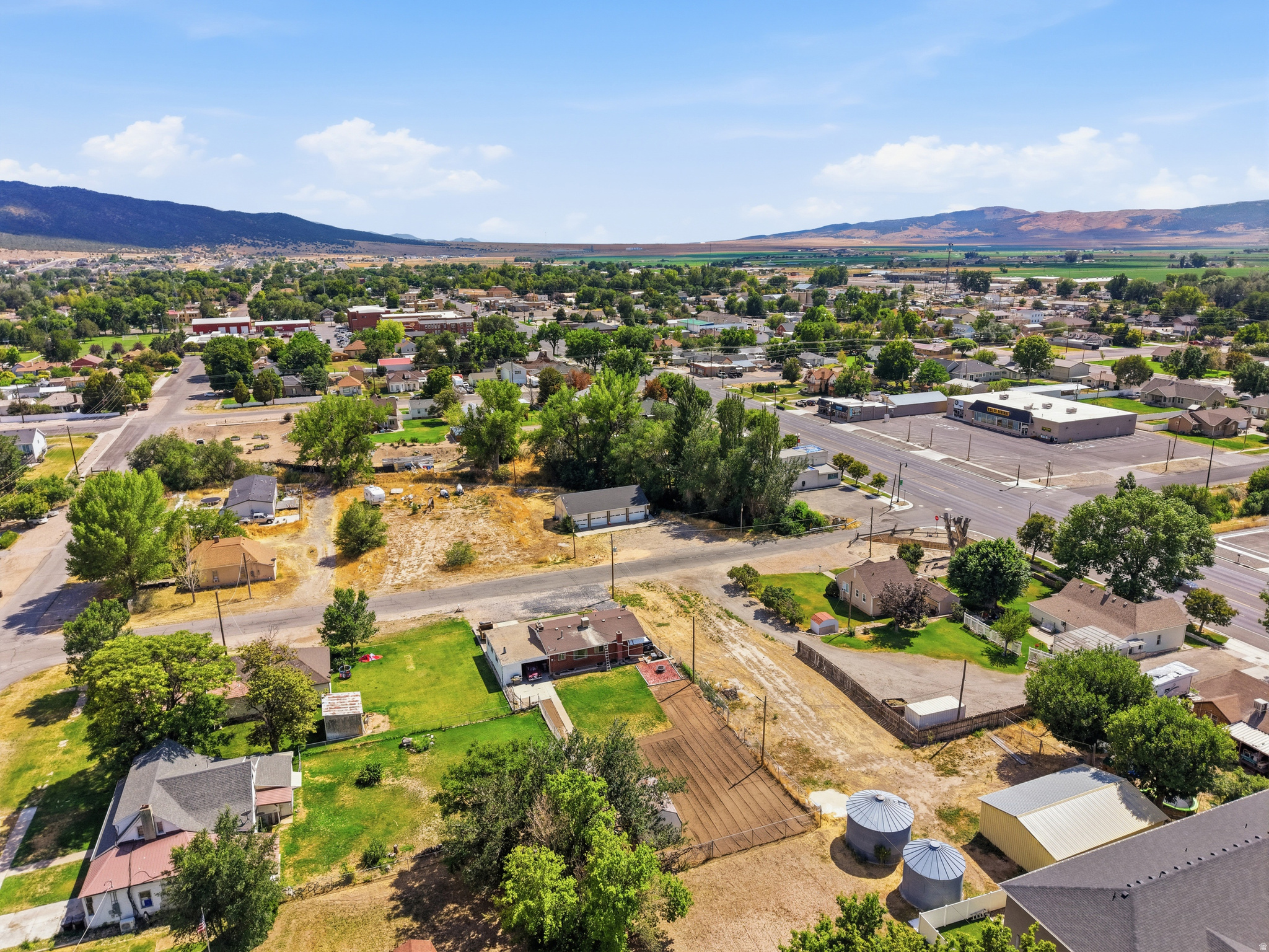 main property photo 26