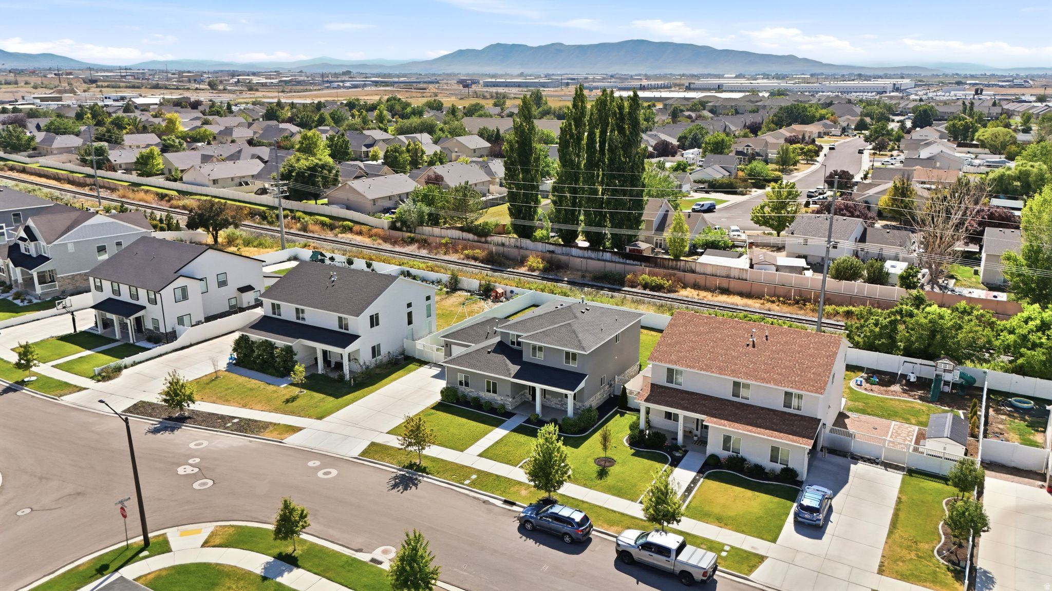 main property photo 41