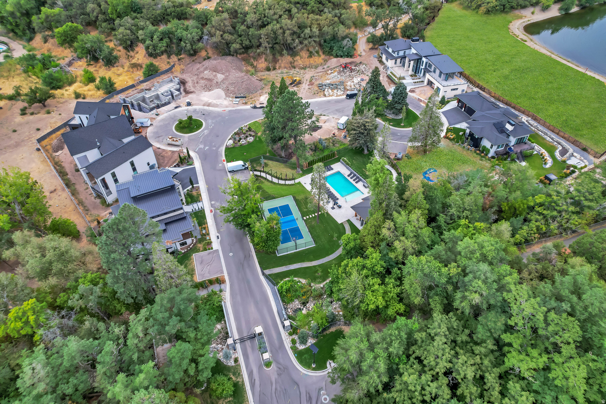 main property photo 33
