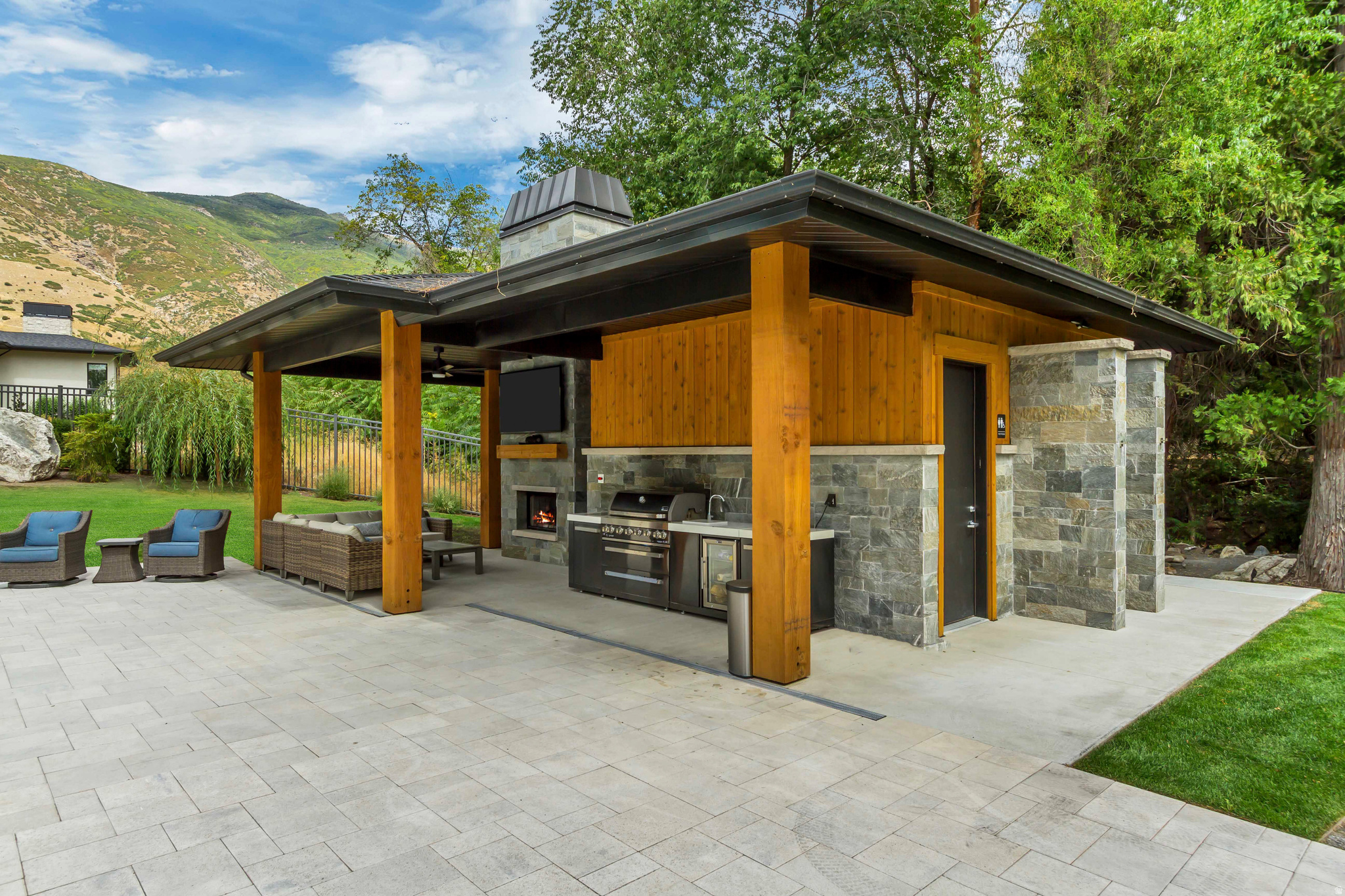 main property photo 99